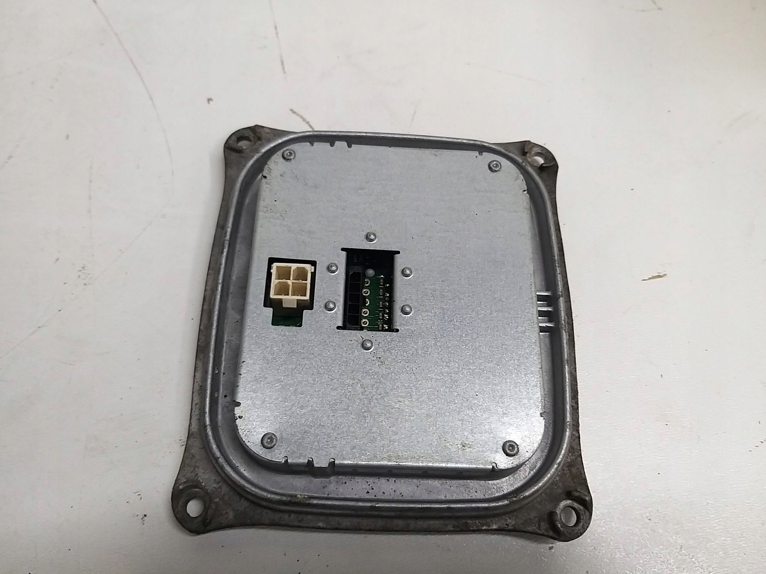 AUDI A4 B8 A5 8T Q5 module control unit LED XENON 1307329218