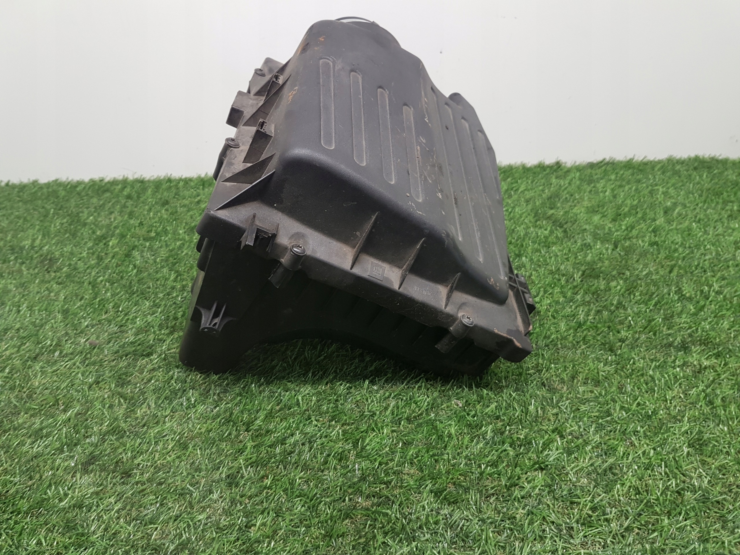 air filter housing OPEL INSIGNIA