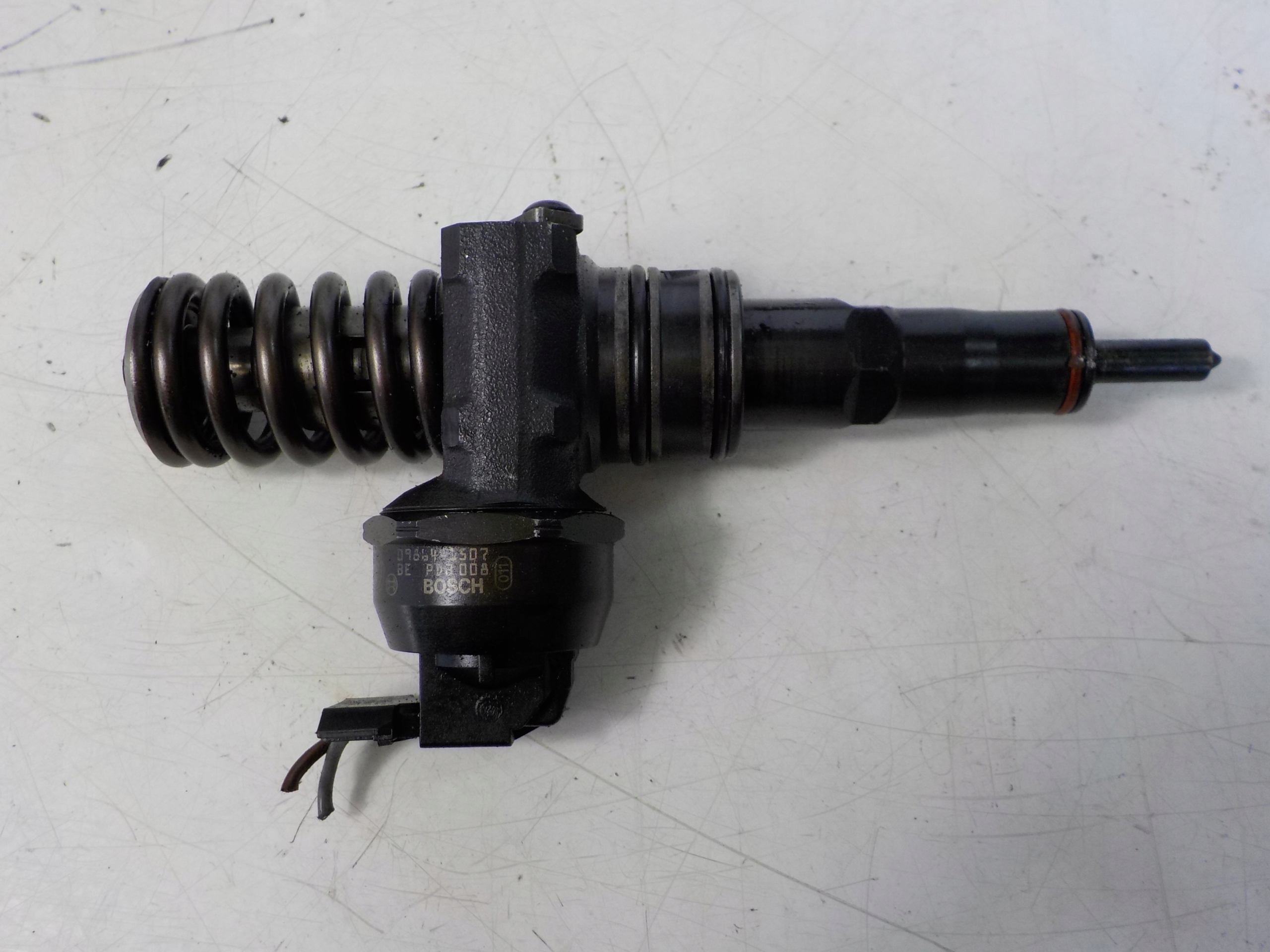 VOLKSWAGEN GOLF IV pumpedüse 038130079BX
