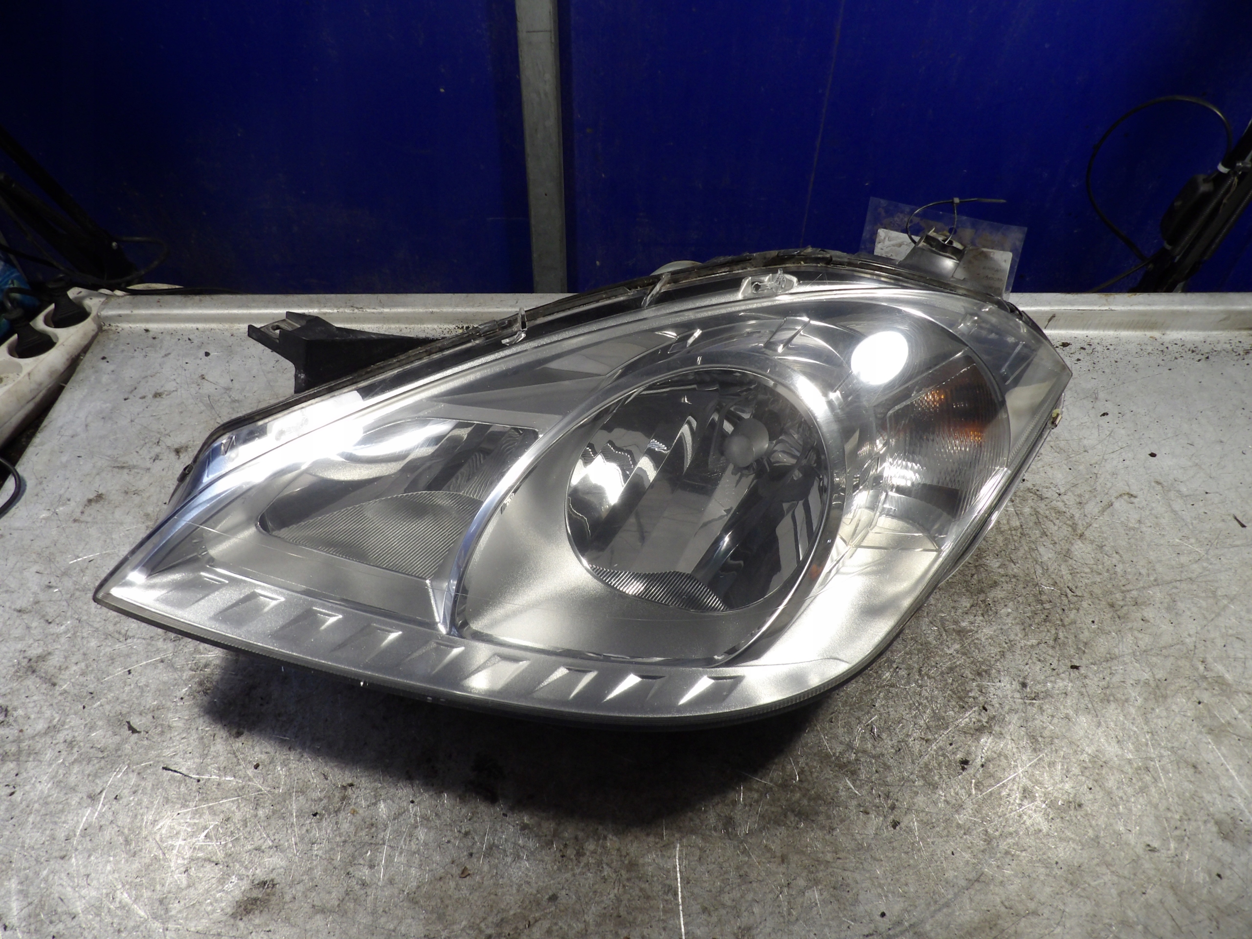 Mercedes A180 W169 light front left A1698205761 0301241201