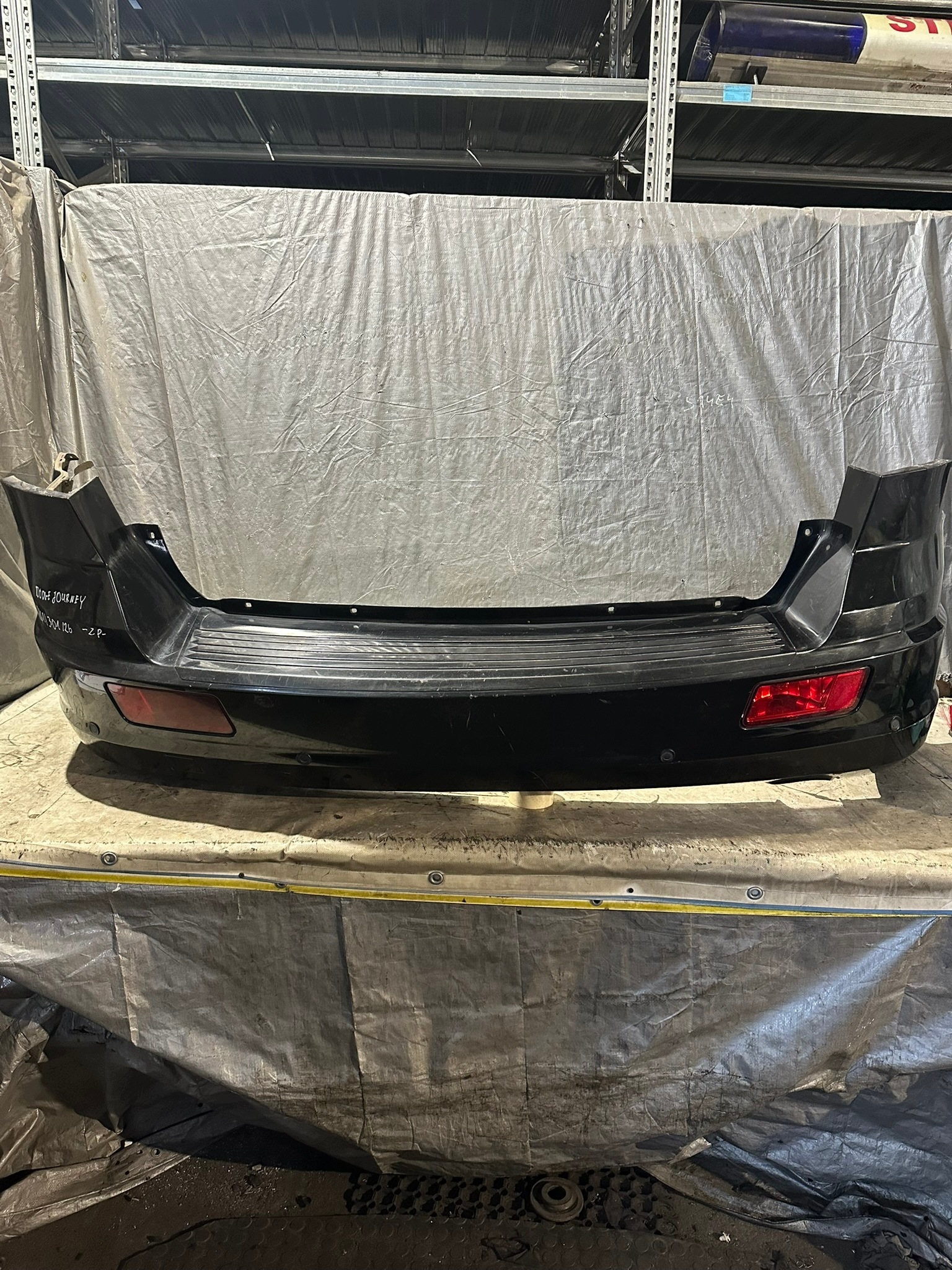 pare choc arrière PDC DODGE JOURNEY noir