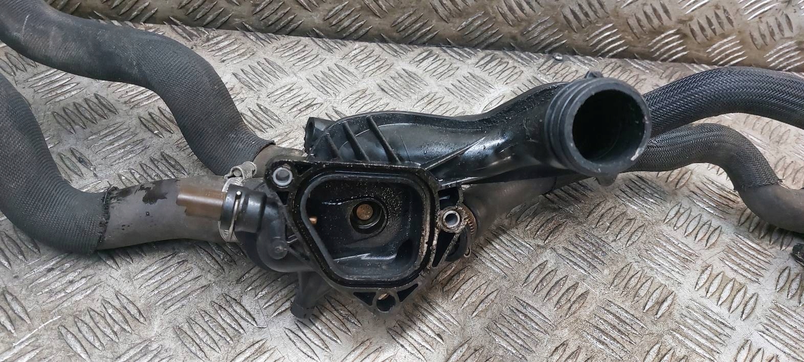 Scatola termostato + Tubi d’acqua PEUGEOT 308 e 1.4 VTI