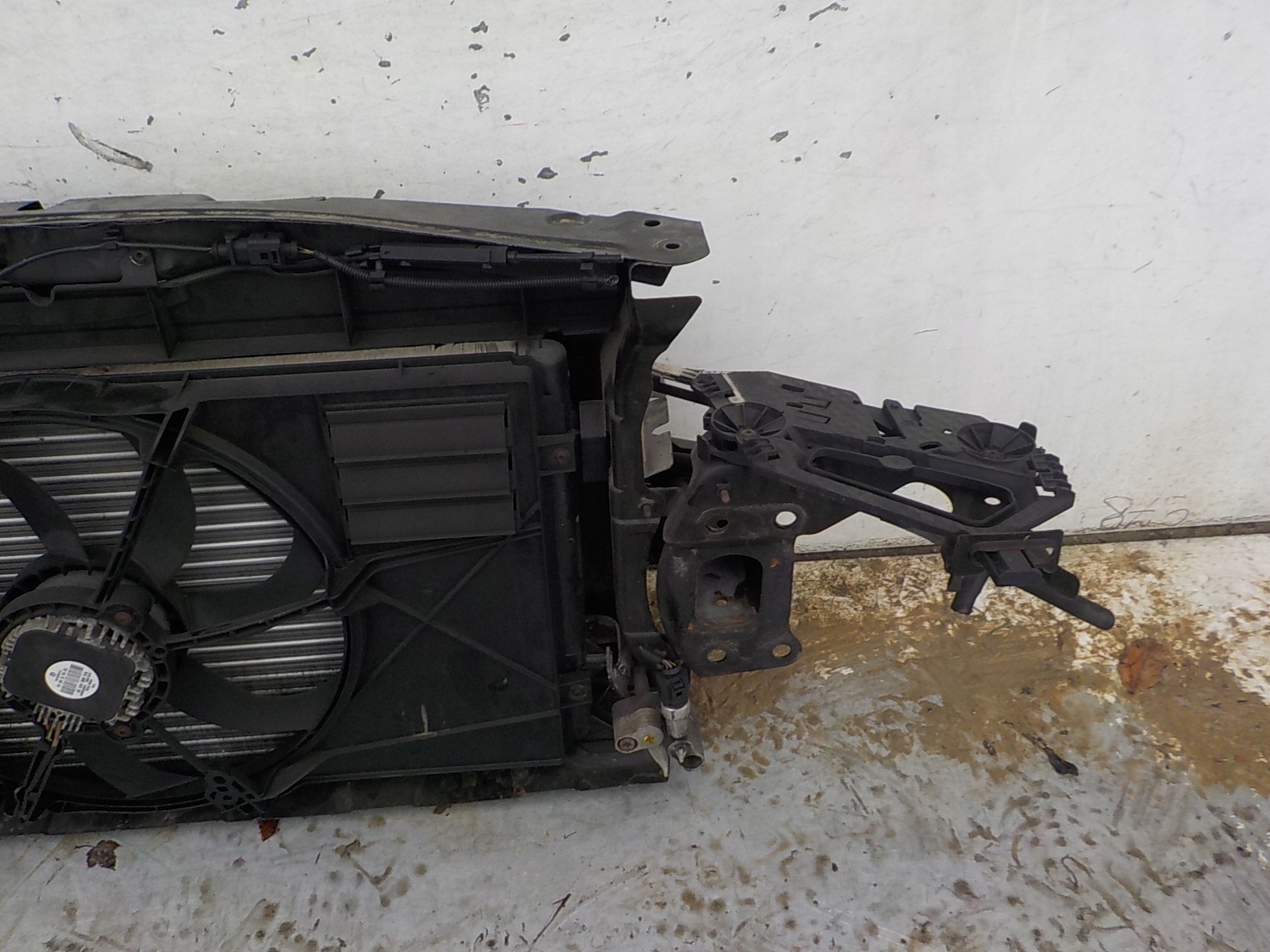 289 SKODA OCTAVIA II petrol support panel for radiators sider radiator