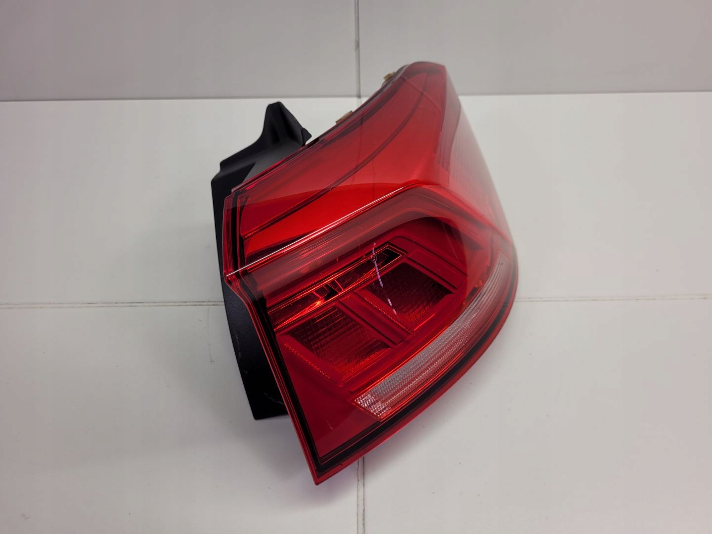 light rear right side Volkswagen T-Roc 2019 2GA945096