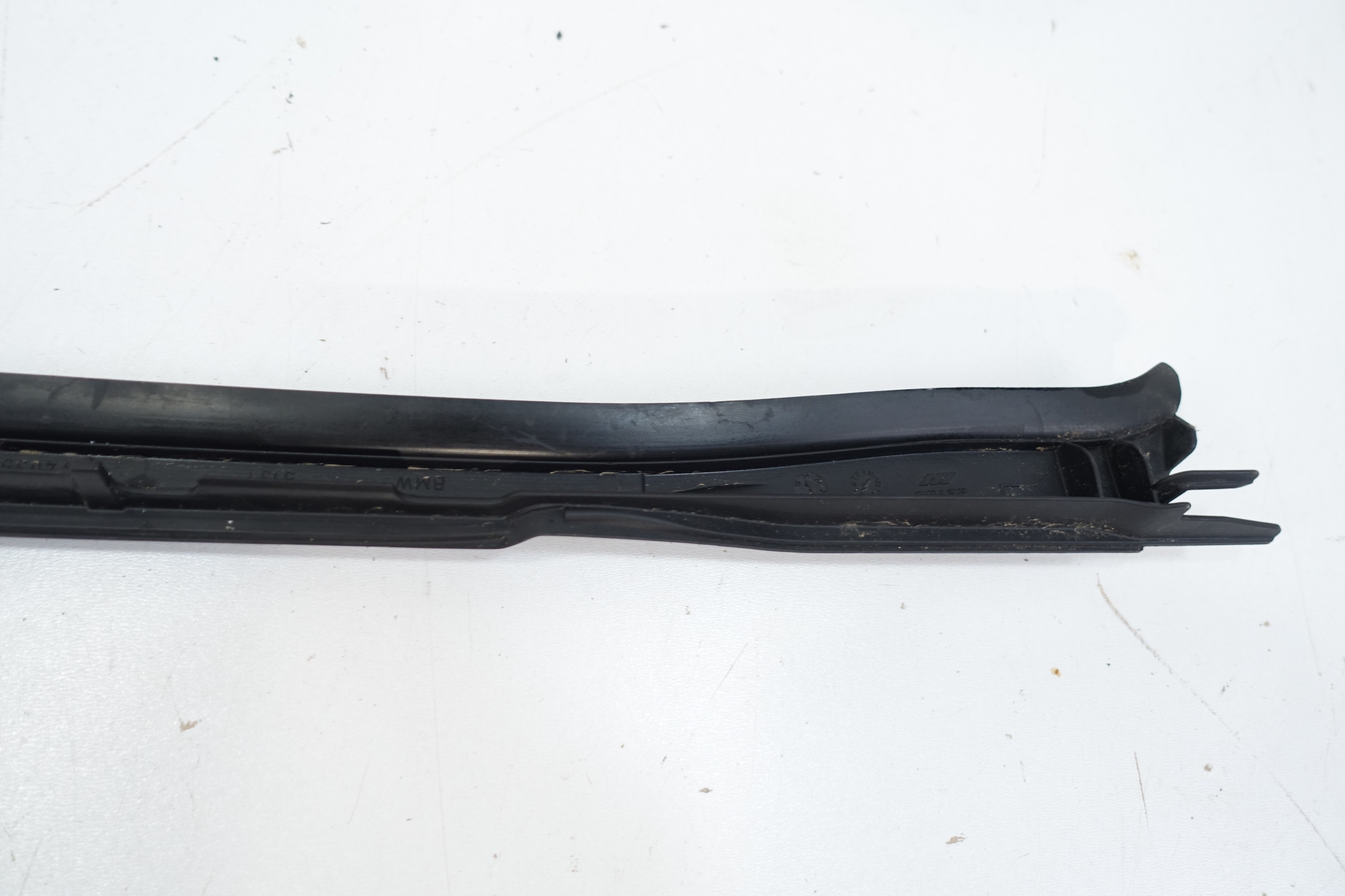 BMW X5 G05 2023- moulding windows CZOLOWEJ left front 7463527