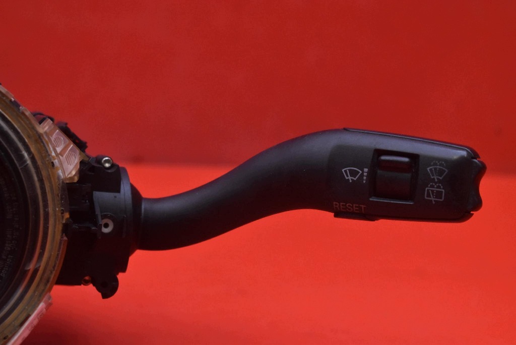 commande levier commodo sous volant PAJAK 8E0953549Q AUDI A4 B7 KOMBI 04-08