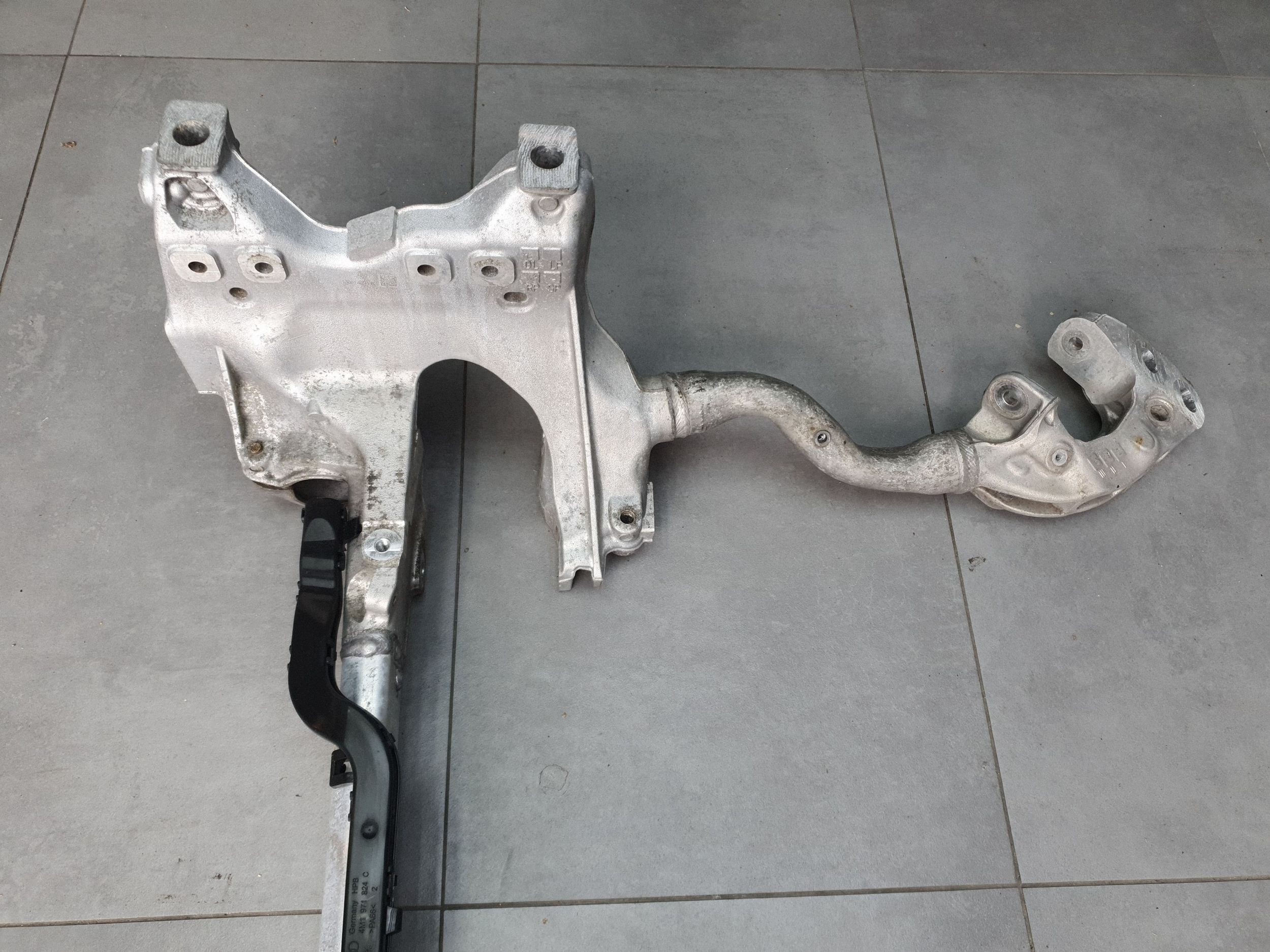 Audi Q7 4M axle beam axle beam subframe front 4M0399315L