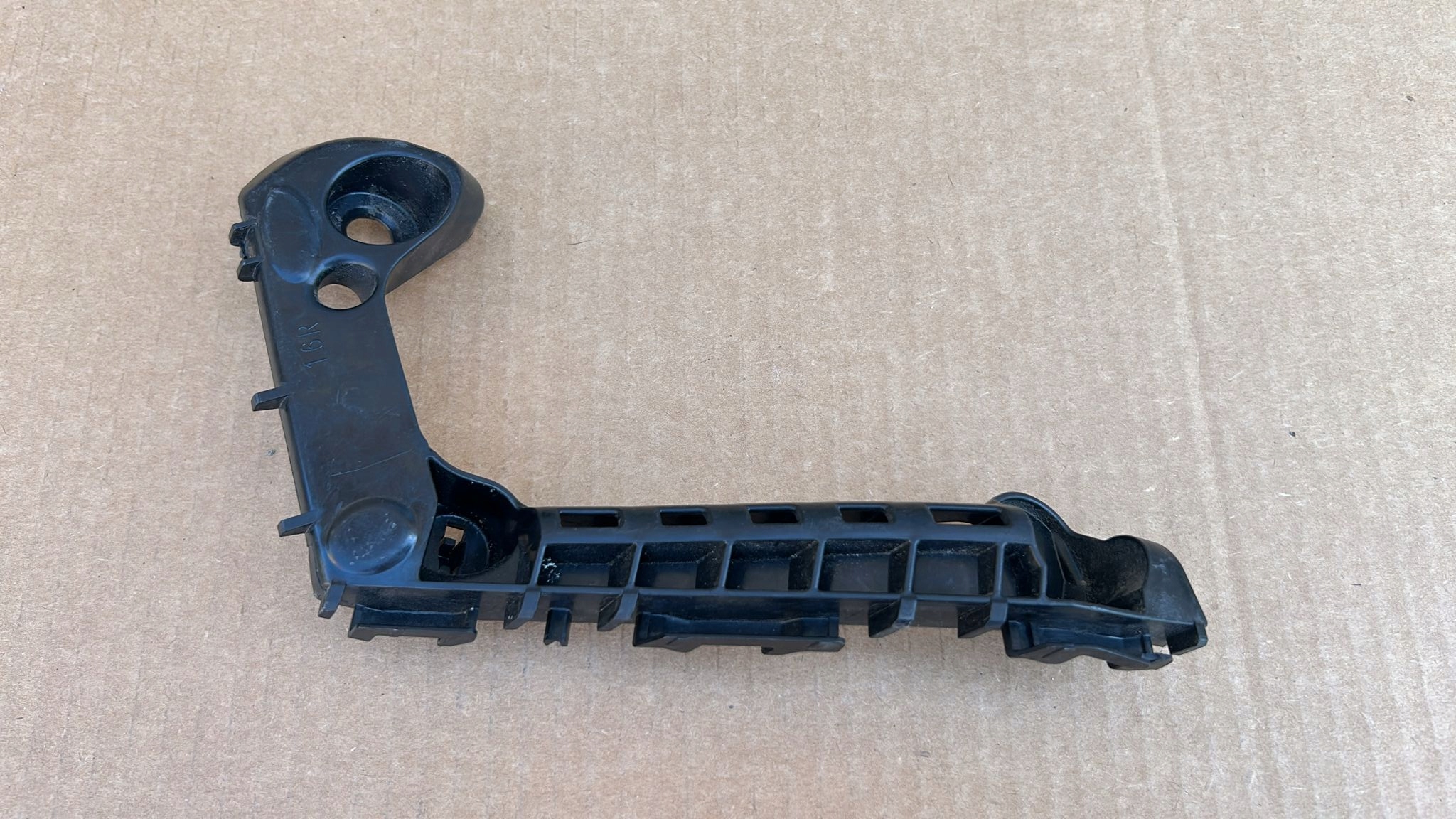 bumper bracket right front front TOYOTA COROLLA E21 19- KOMBI HB