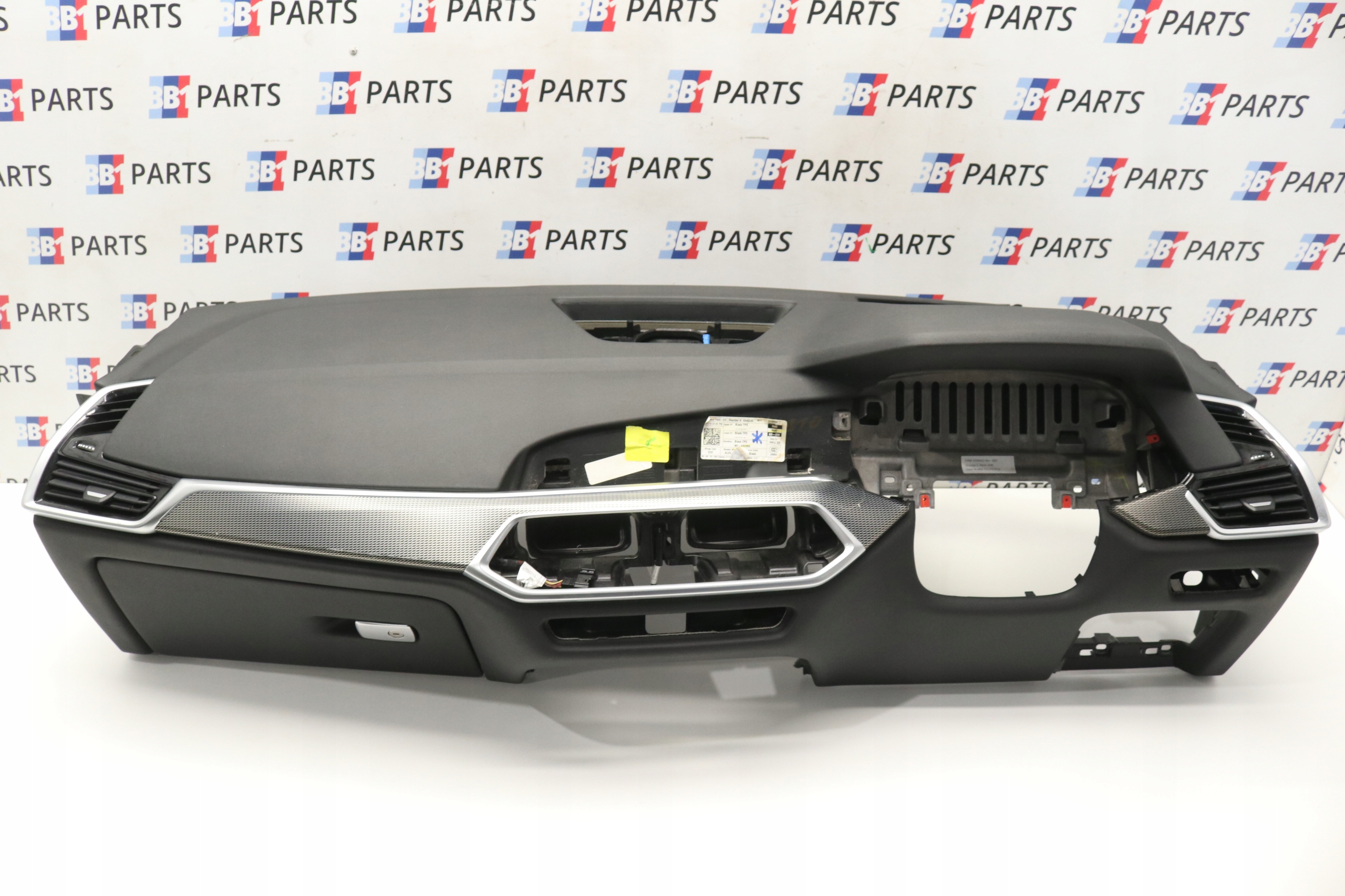 BMW G05 X5 G06 X6 console dashboard instrument panel cockpit HUD UK
