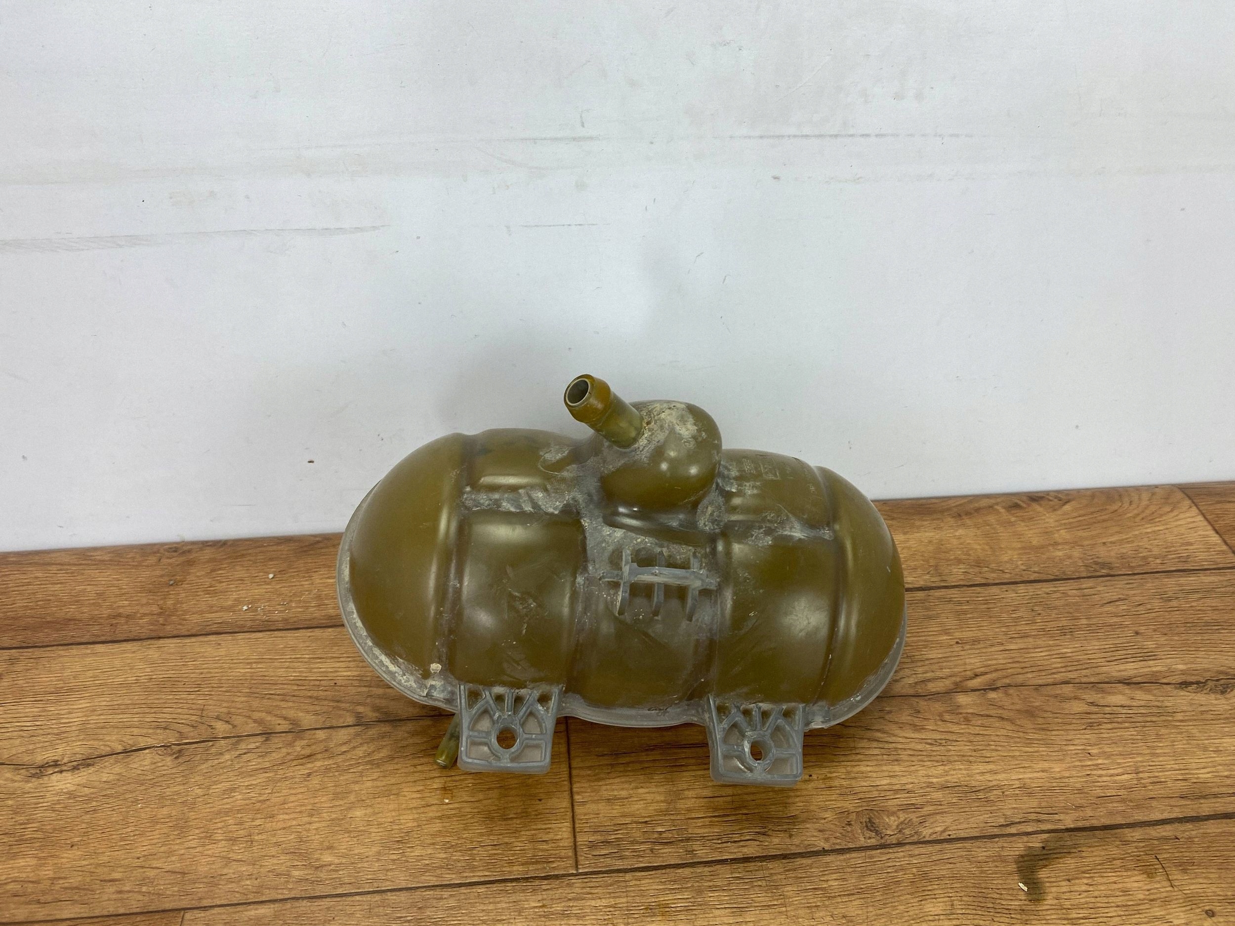 water tank Ford Mustang VI 2015+
