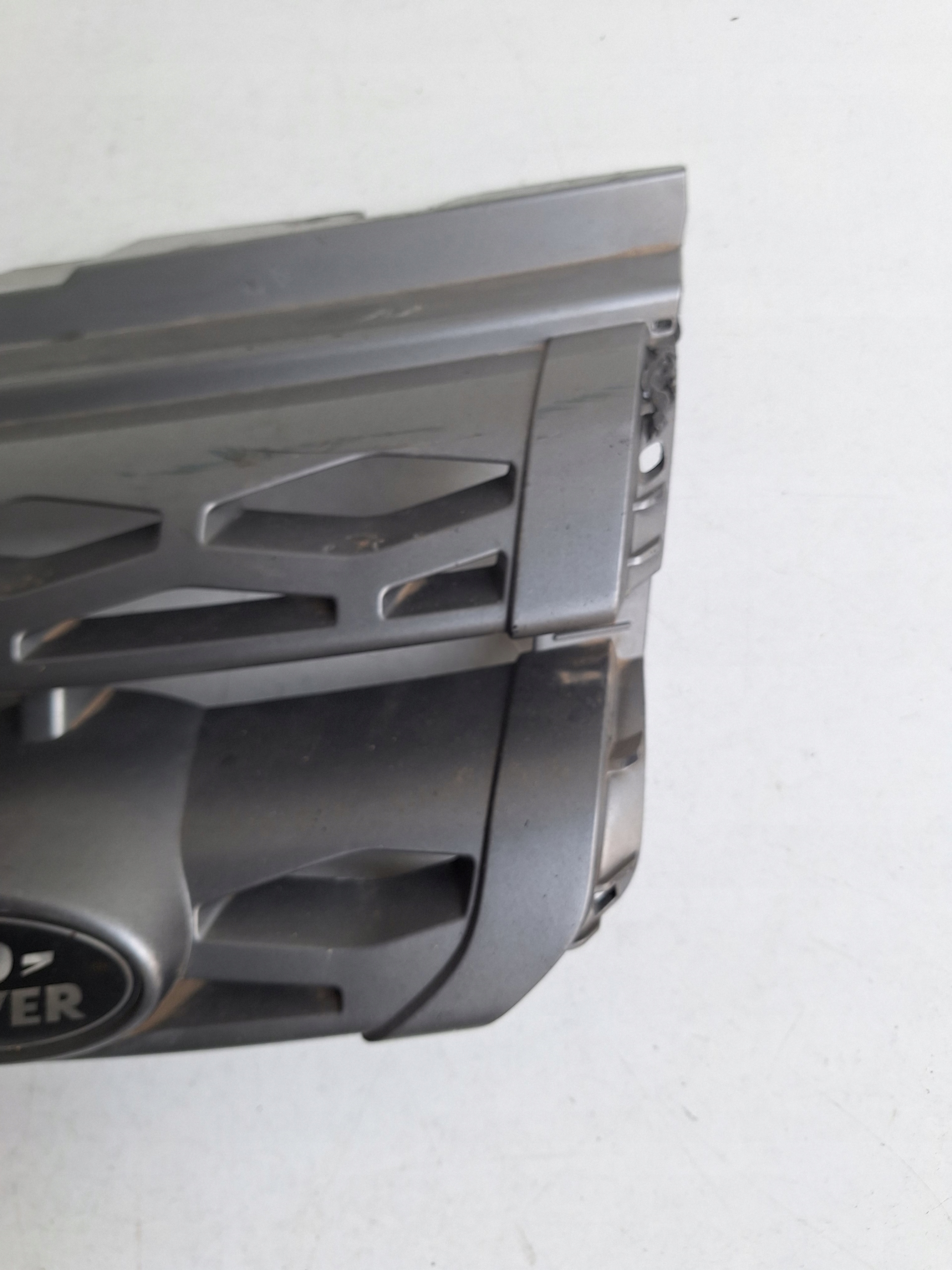 LAND ROVER Grill DJ32-8200-AA