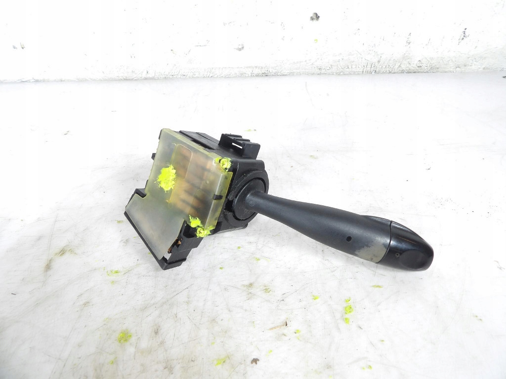 HYUNDAI GETZ et Bouton Indicateurs de direction 32932A
