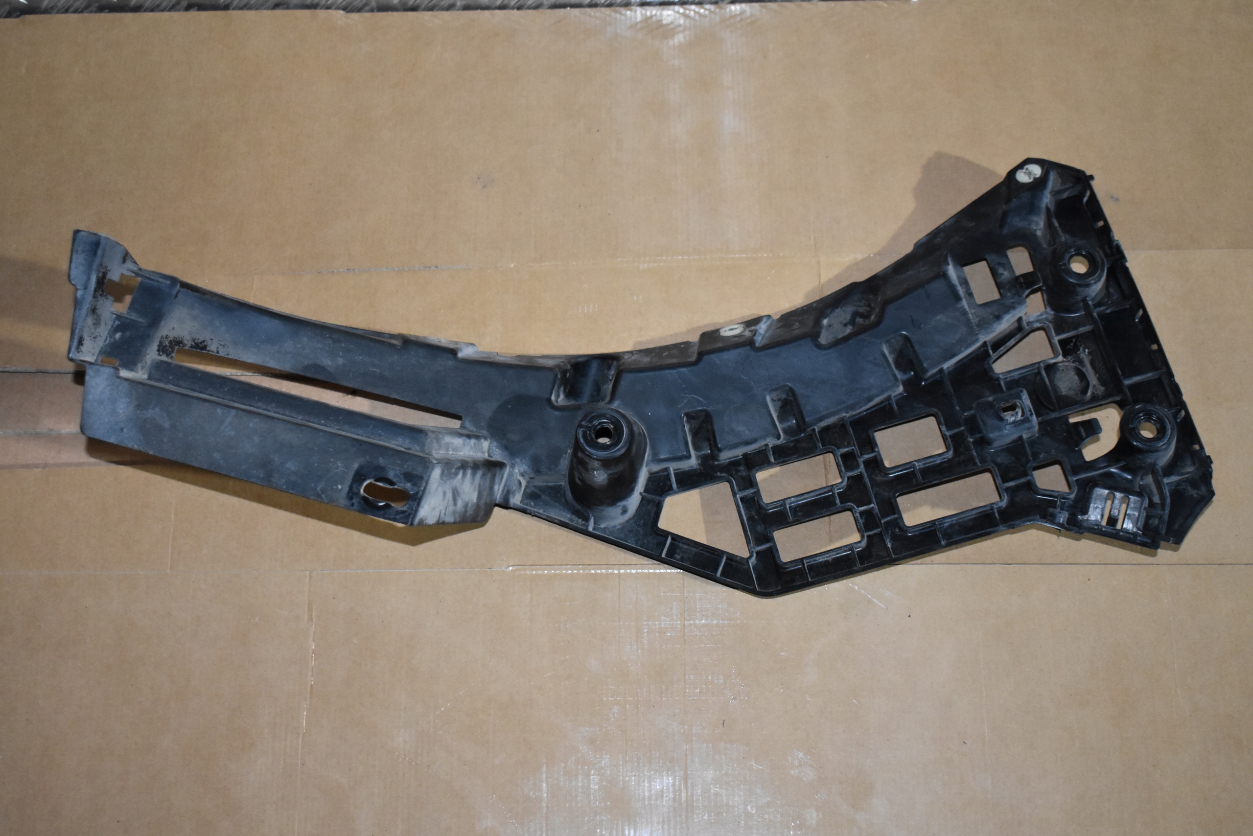 IDEALNY bumper bracket right rear part rear PORSCHE MACAN 1