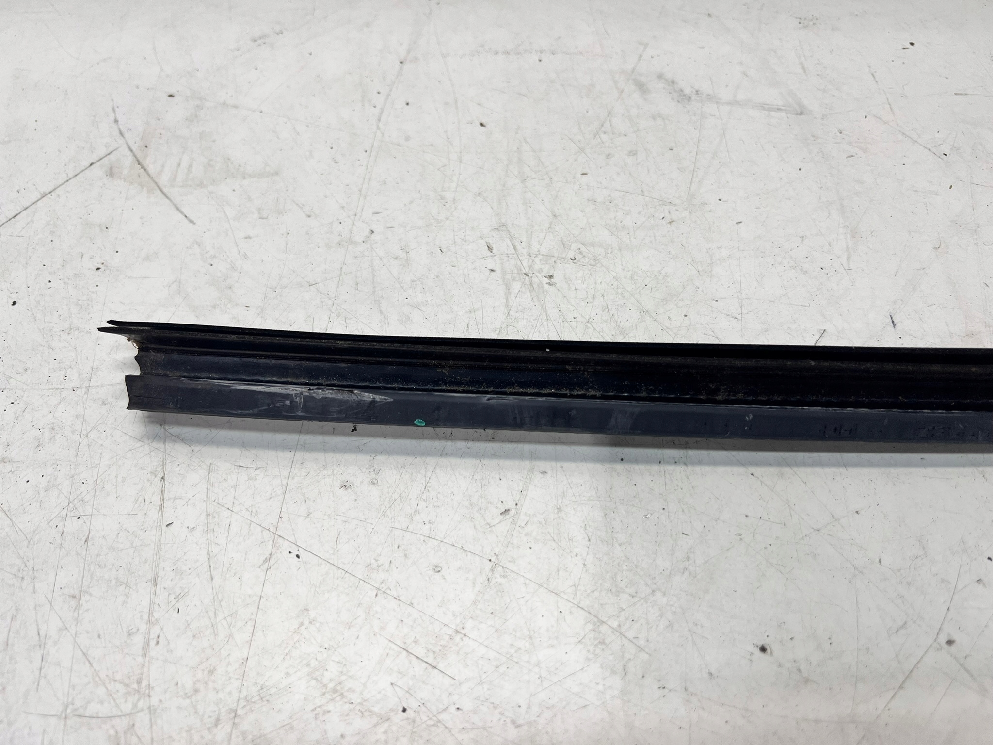 gasket door windows left rear part AUDI Q5 FY 80A839479