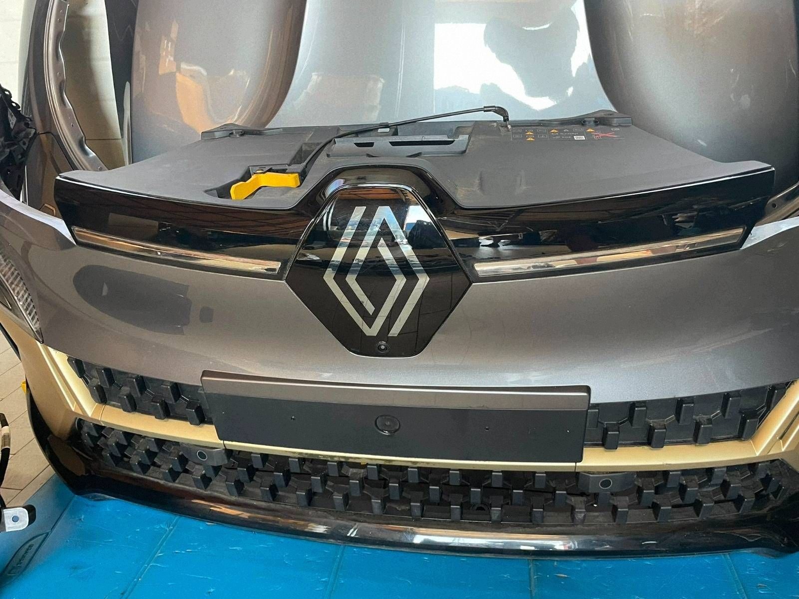 front KPL. bumper REFLEKTOR fender radiator RENAULT MEGANE V as new