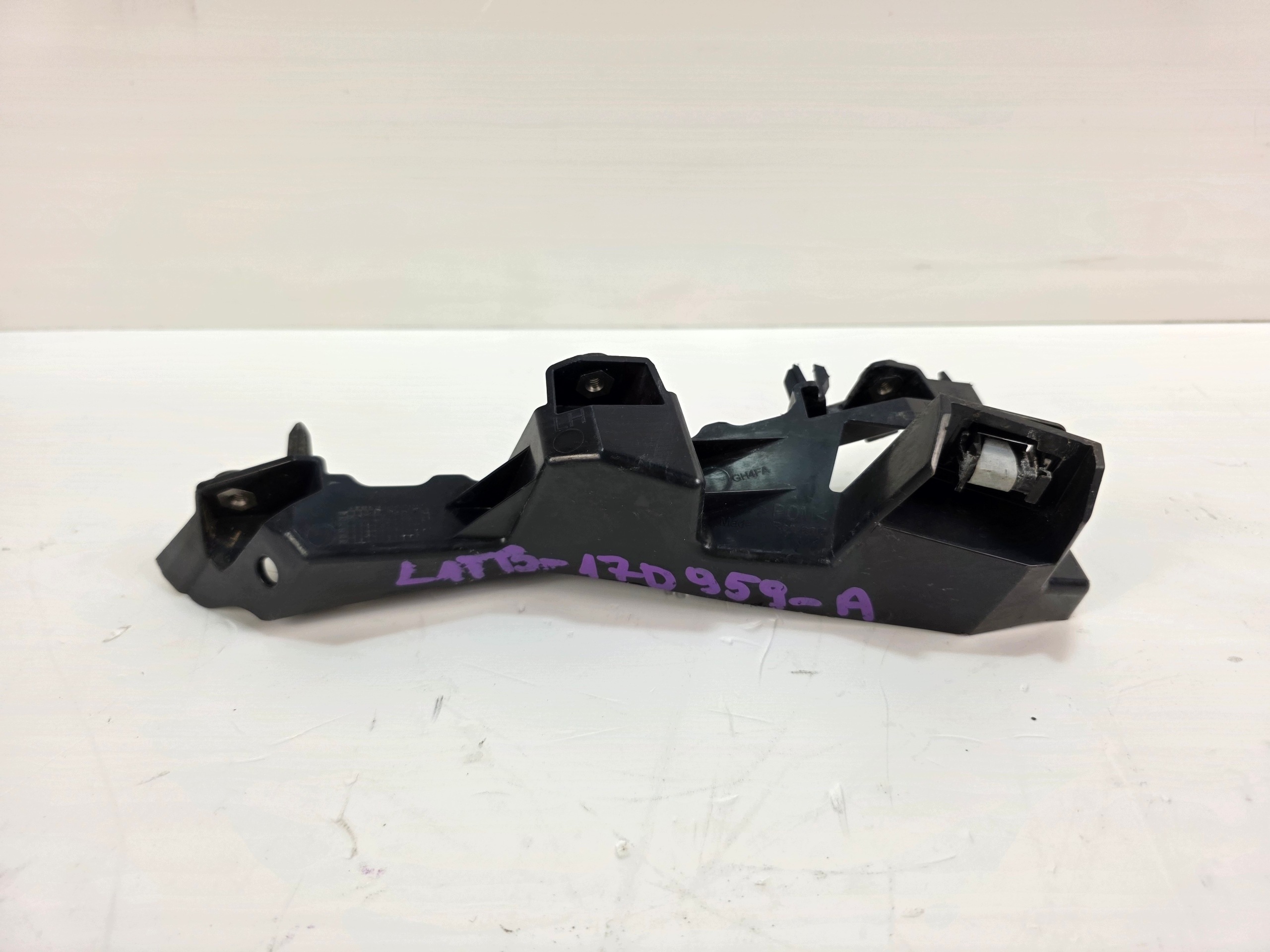 bumper bracket left front FORD PUMA MK2 L1TB-17D959-A