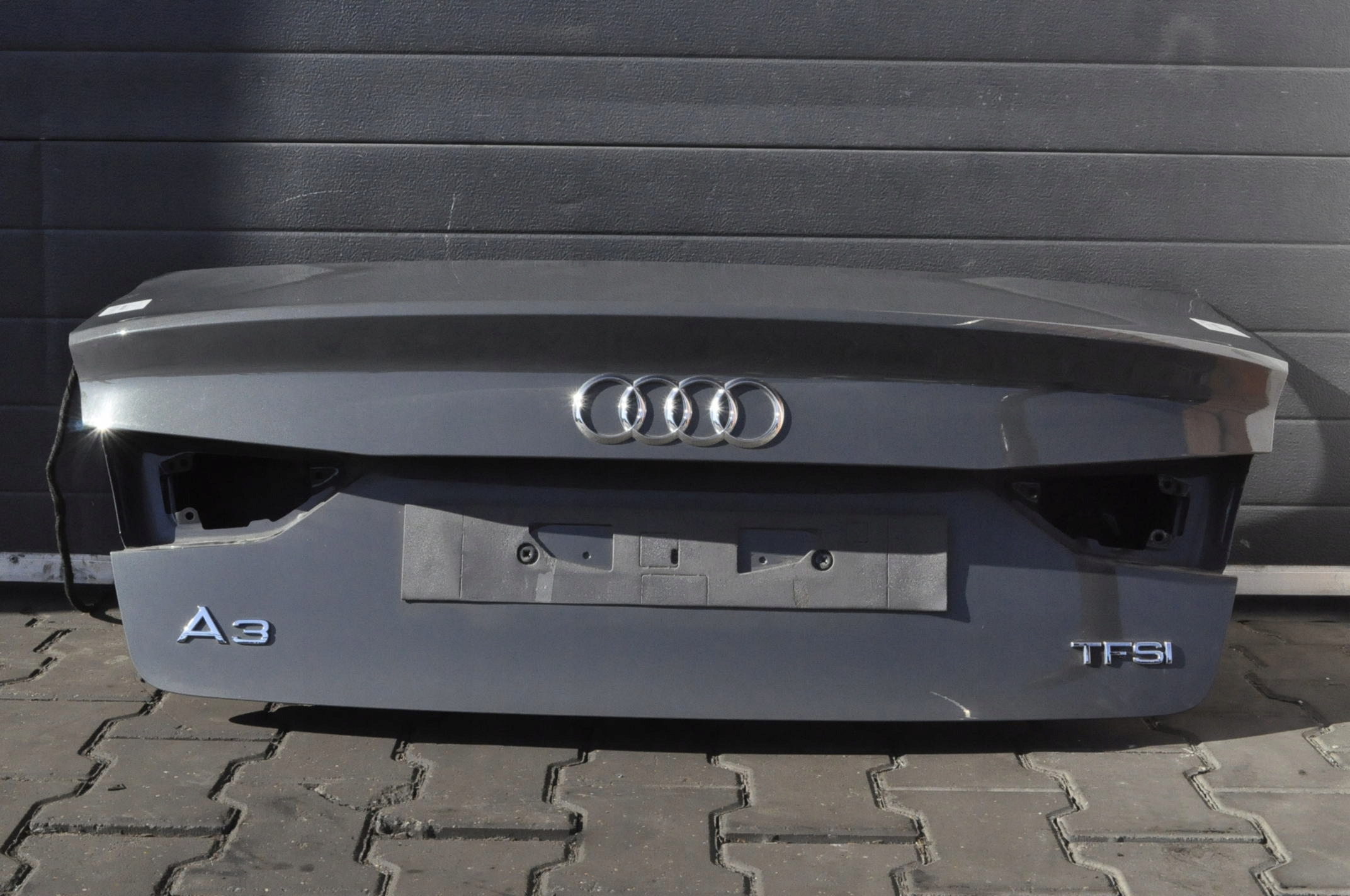 AUDI A3v КРИШКА БАГАЖНИКА ЗАД. ЗАДНЯ Lx7m