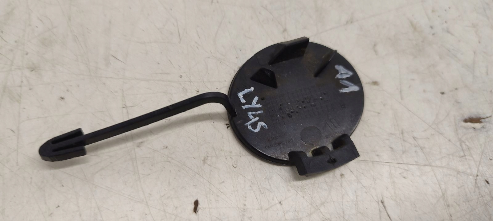 towing hook cap front Audi A1 LY4S