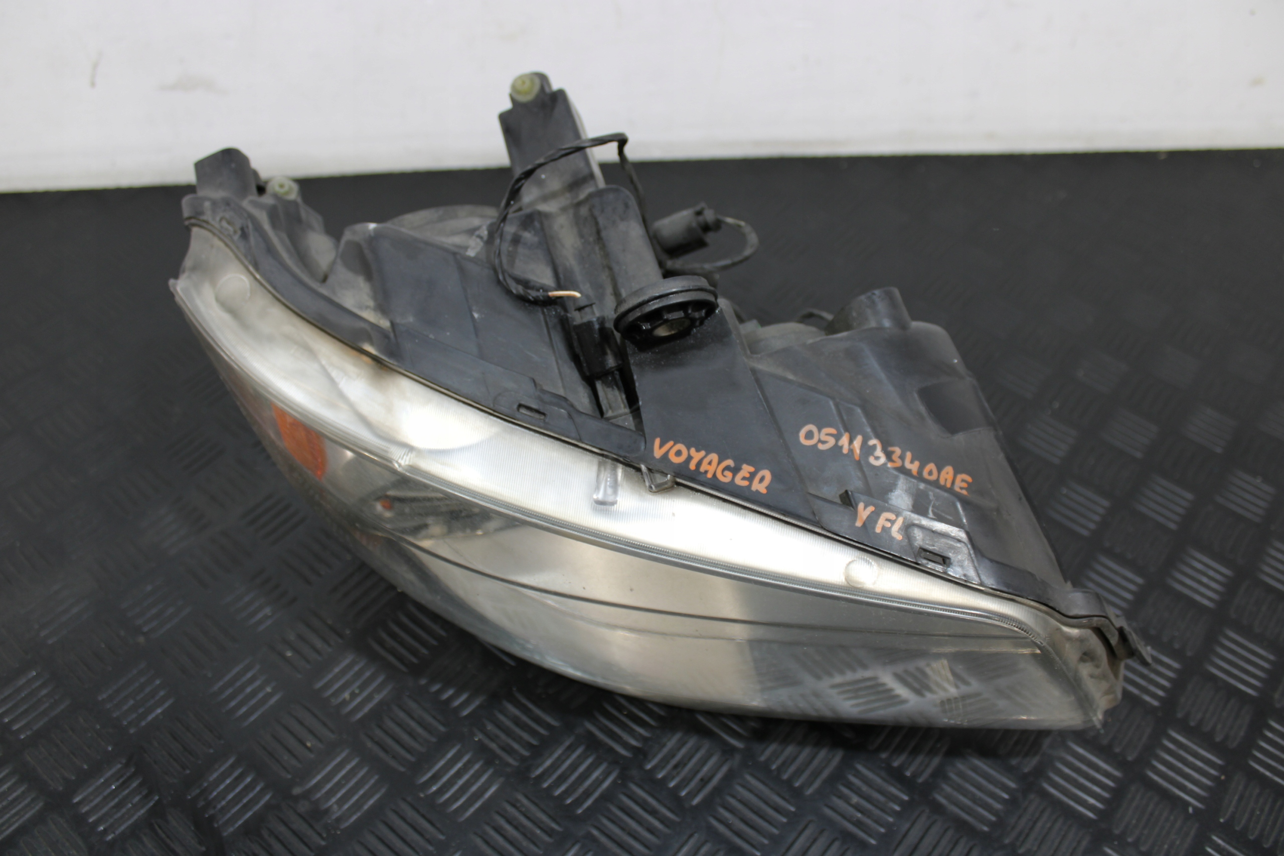 light right front front 05113340AE VOYAGER V 5 LIFT