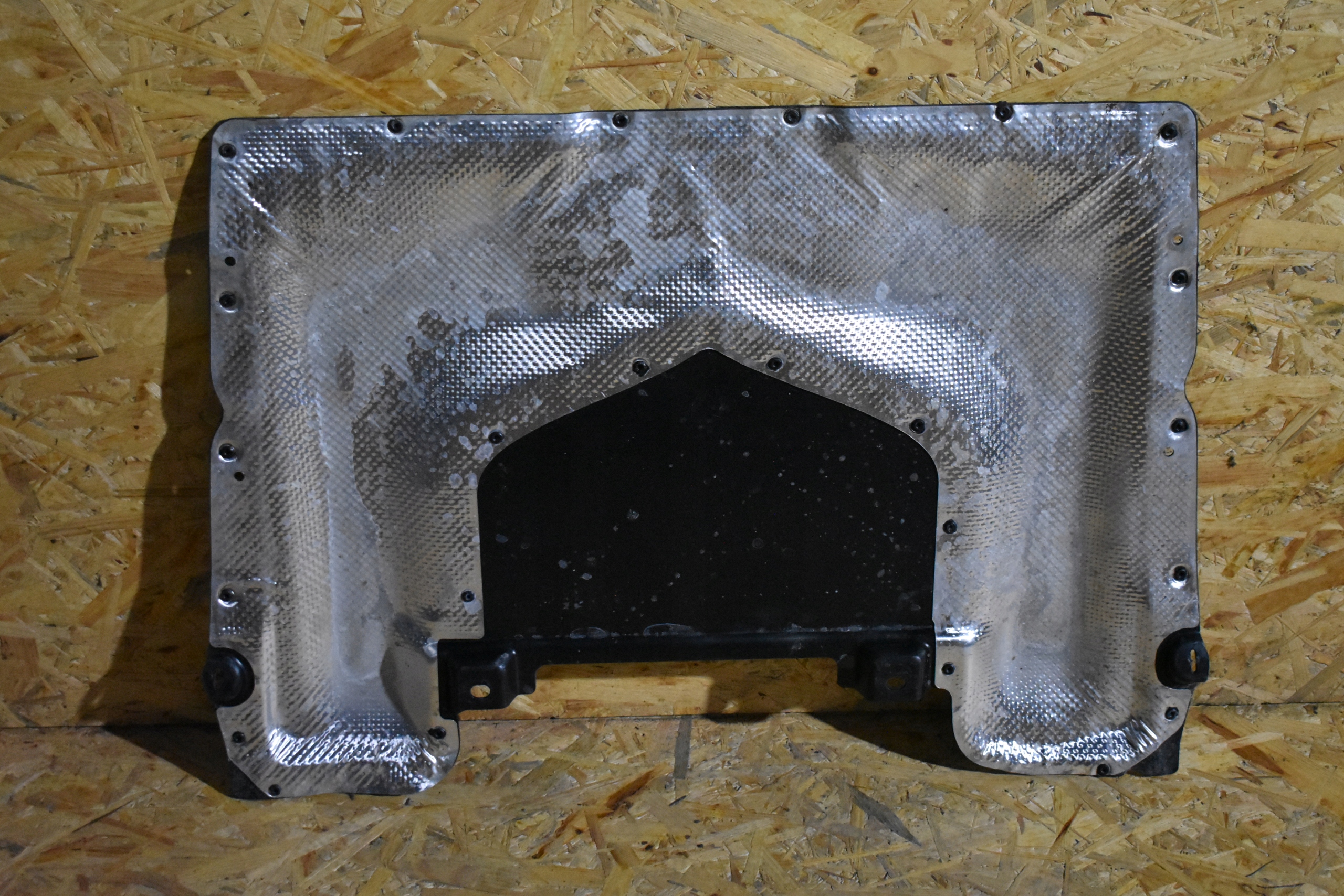 IDEALNA cover chassis AUDI A5 B10 1