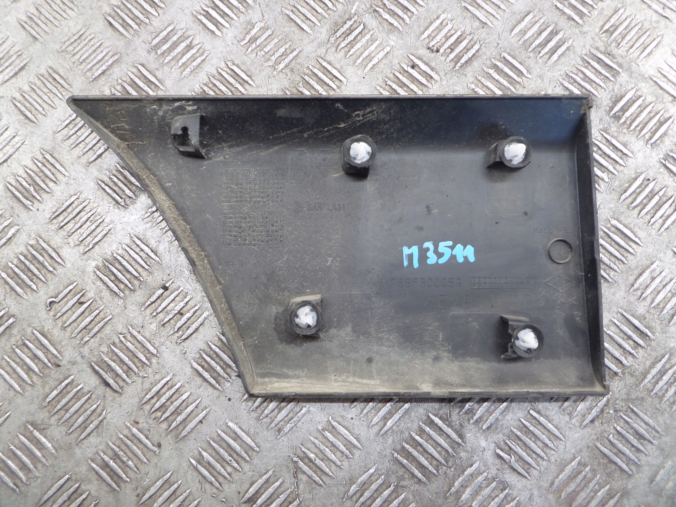 moulding right rear part 768F30005R RENAULT MASTER III