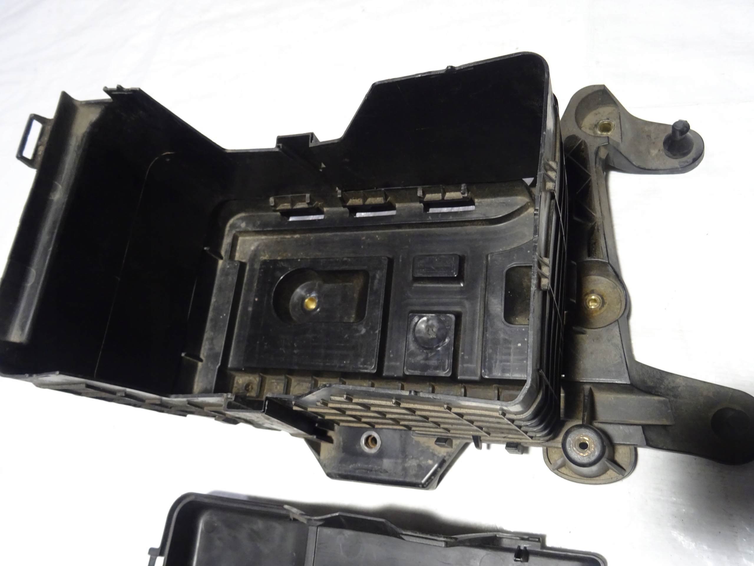 OBUDOWA PODSTAWA AKUMULATORA SKODA OCTAVIA II 2 1Z0 1.9 TDI 1K0915333C Wersja Europejska