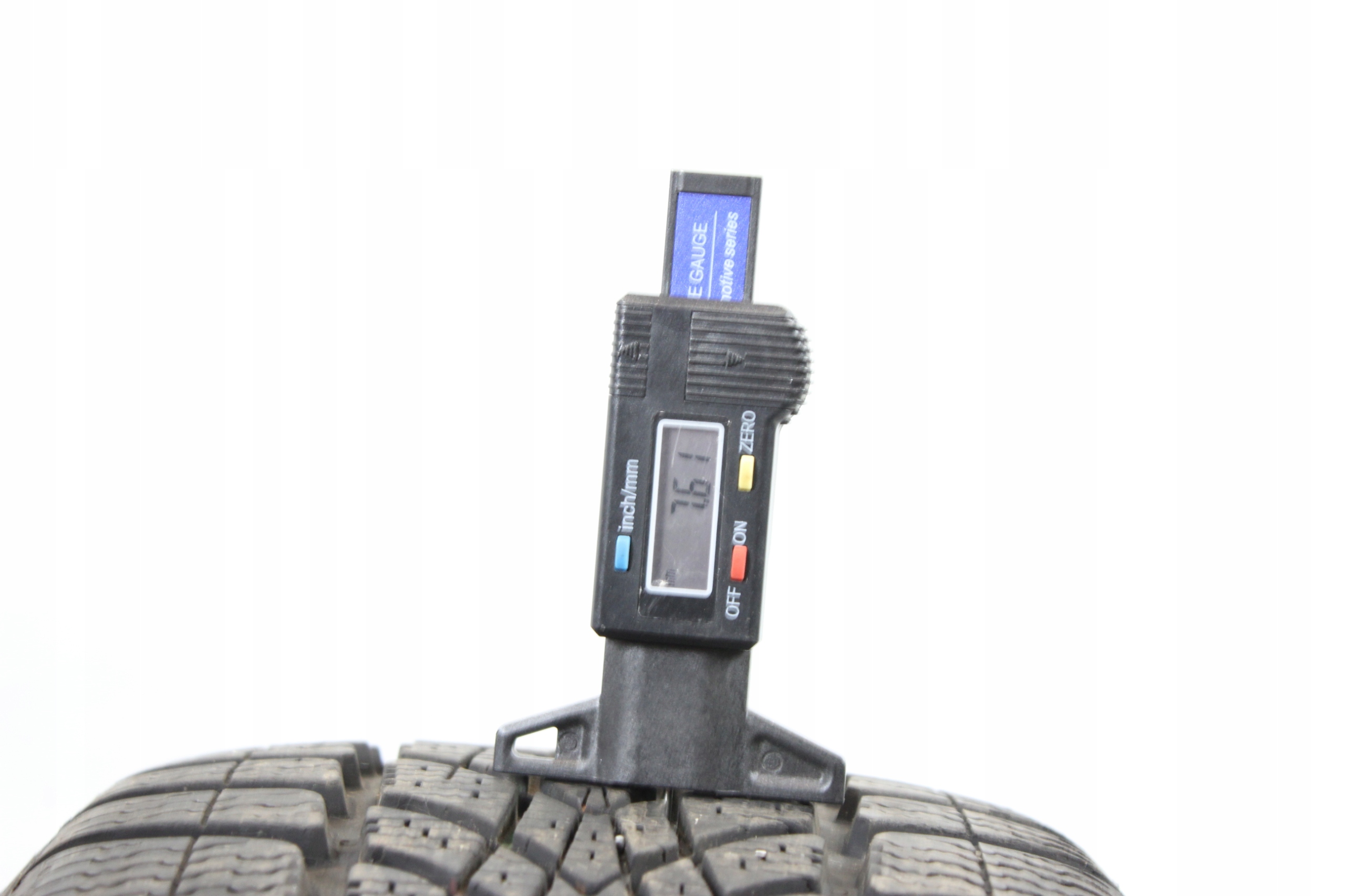 205/45R17 OPONY ZIMOWE DUNLOP SP WINTER SPORT 4D 2017r 7,2mm Liczba opon w ofercie 2 szt.