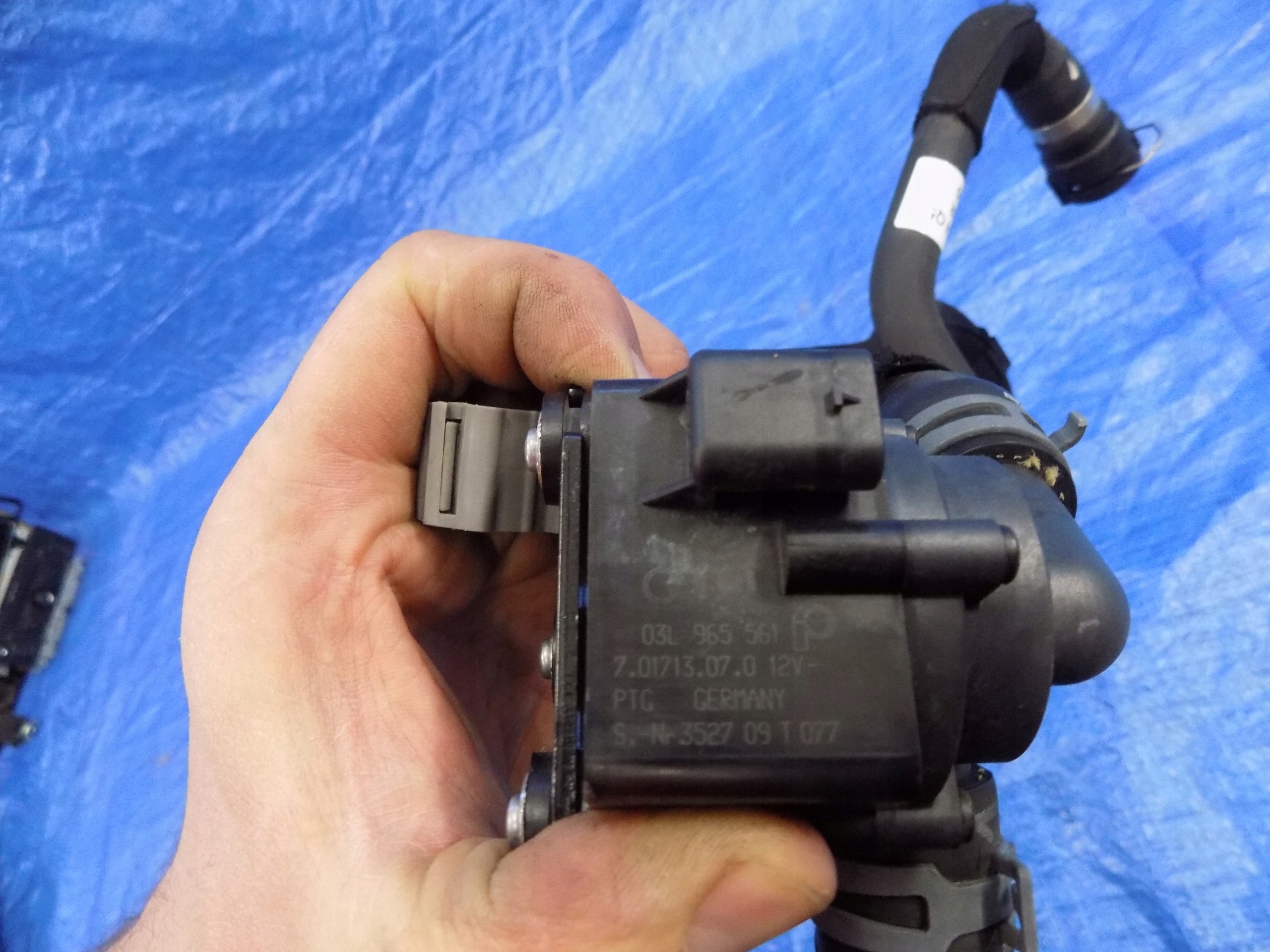 water pump hoses wiring AUDI Q5 8R 2,0TDI