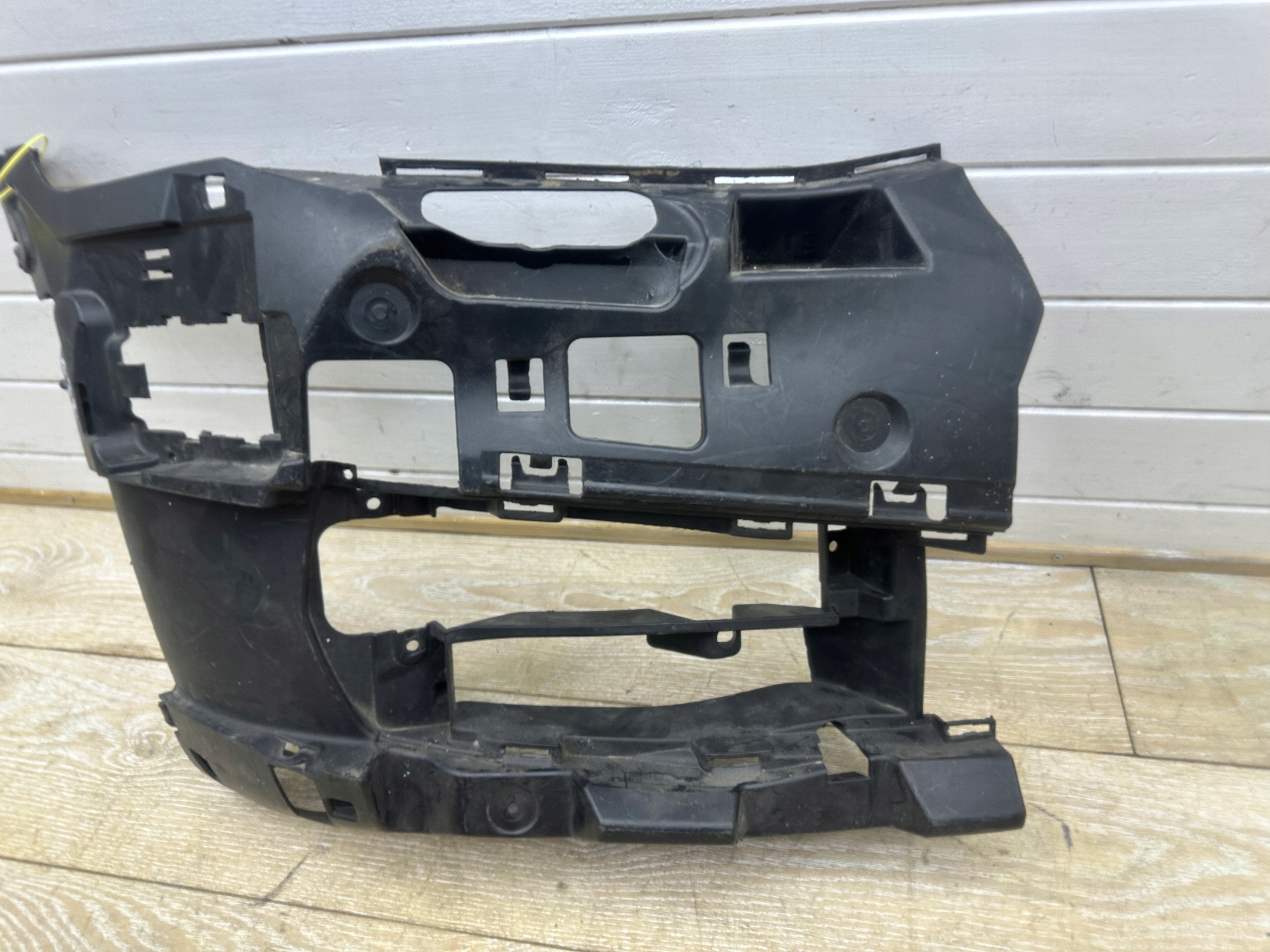 Support Support plaque Pare choc Droite Avant BMW G32 6GT 7415580