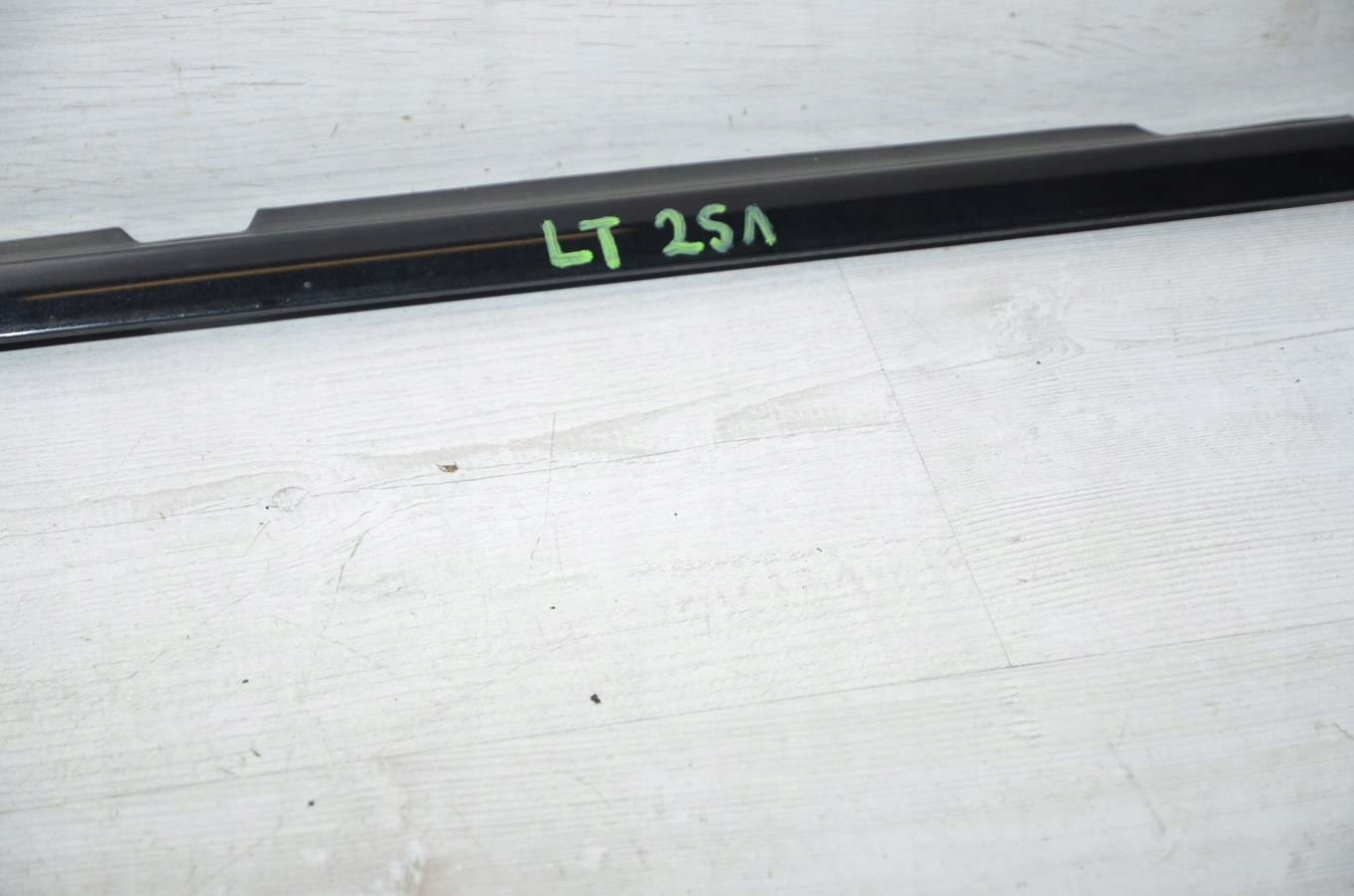 moulding dust LT long Mercedes R-klasa W251