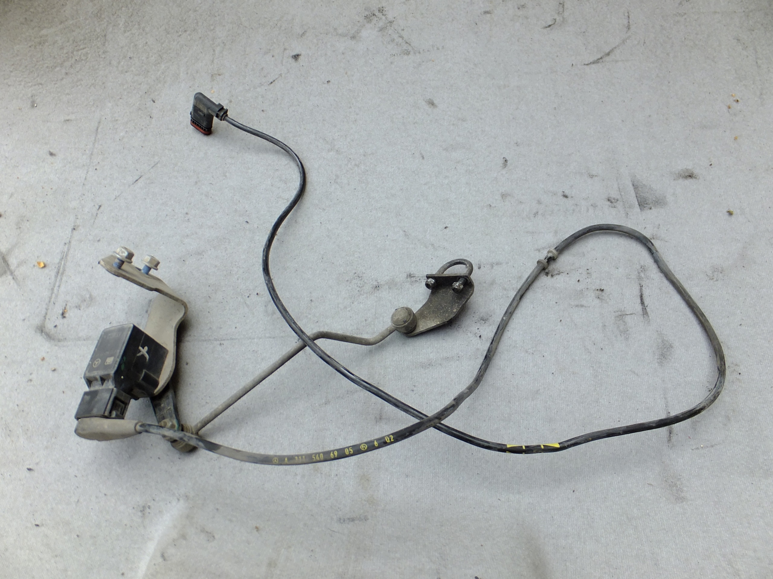 Sensor poziomowania lichte mercedes w211 A0105427717