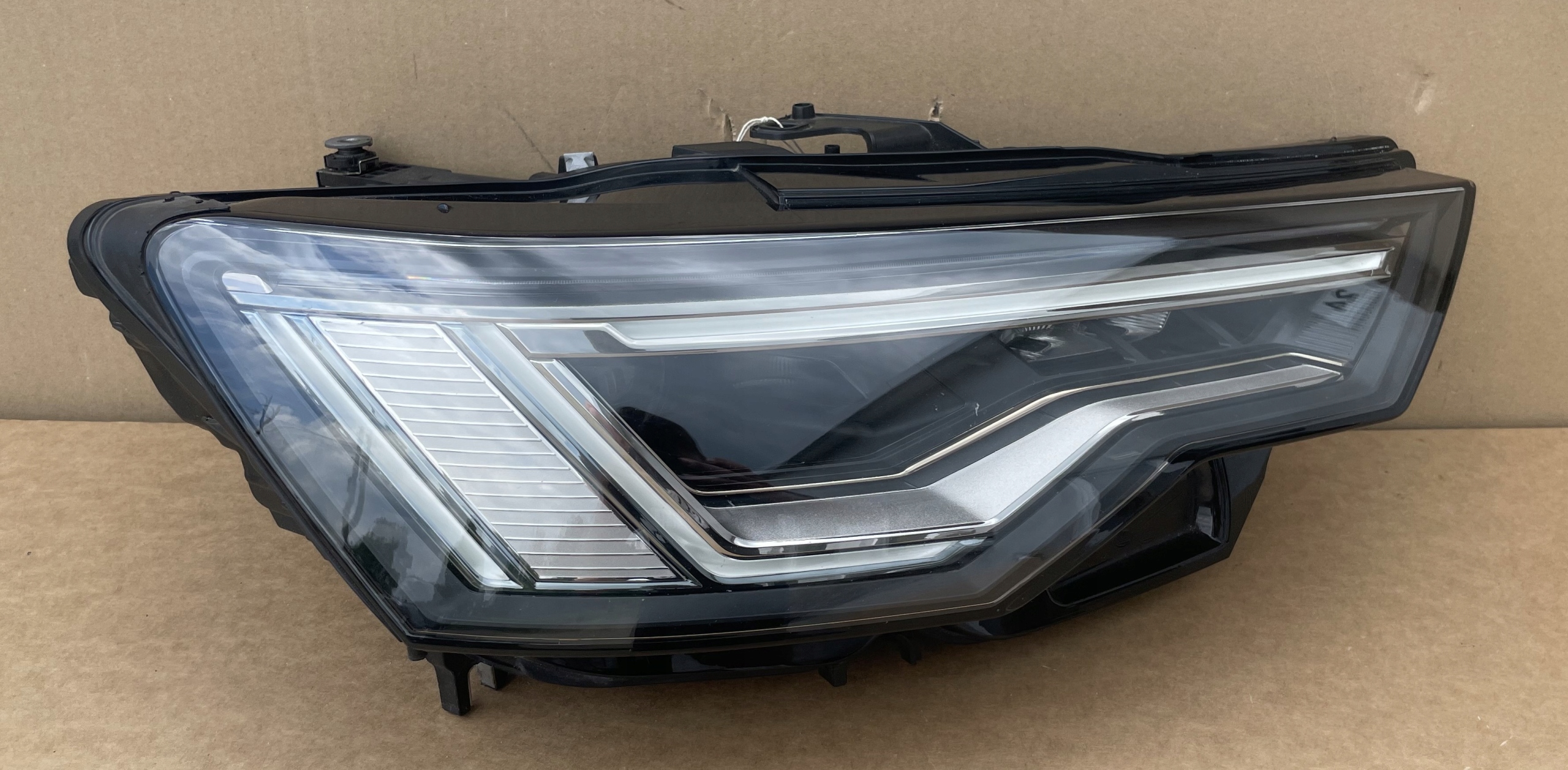 Feux phare FULL LED AUDI A6 C8 4K0941040 Droit Original IDEAL Complète