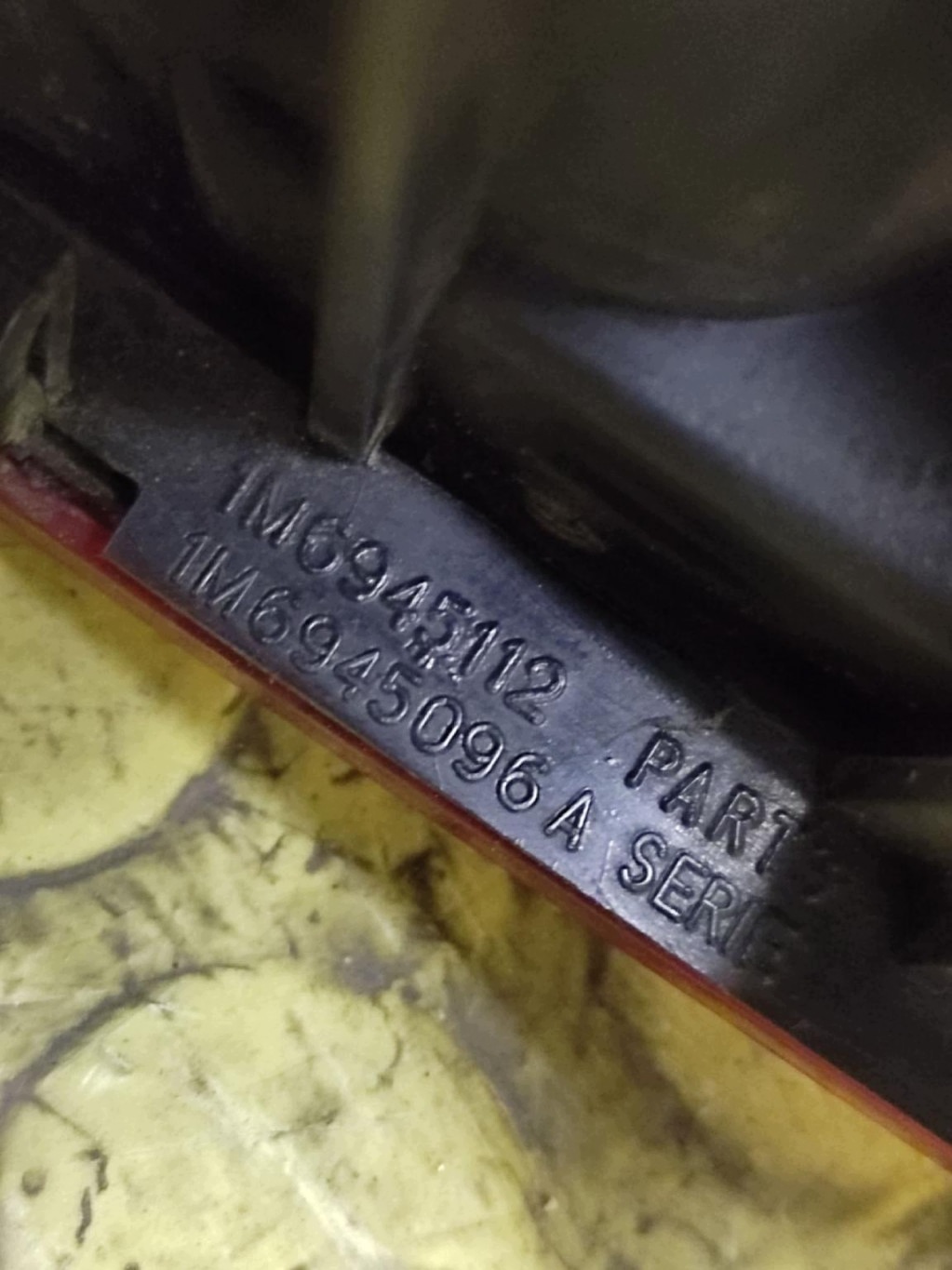 SEAT LEON and light right rear part 1M6945112