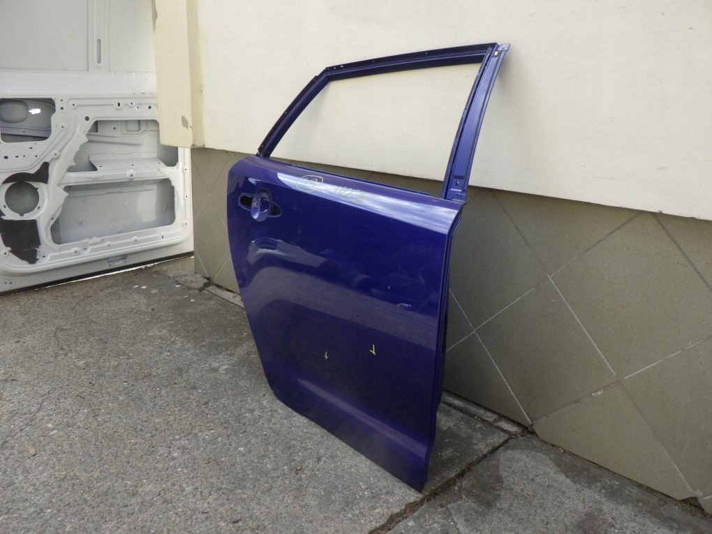 TOYOTA COROLLA E21 KOMBI 2018- door right rear.