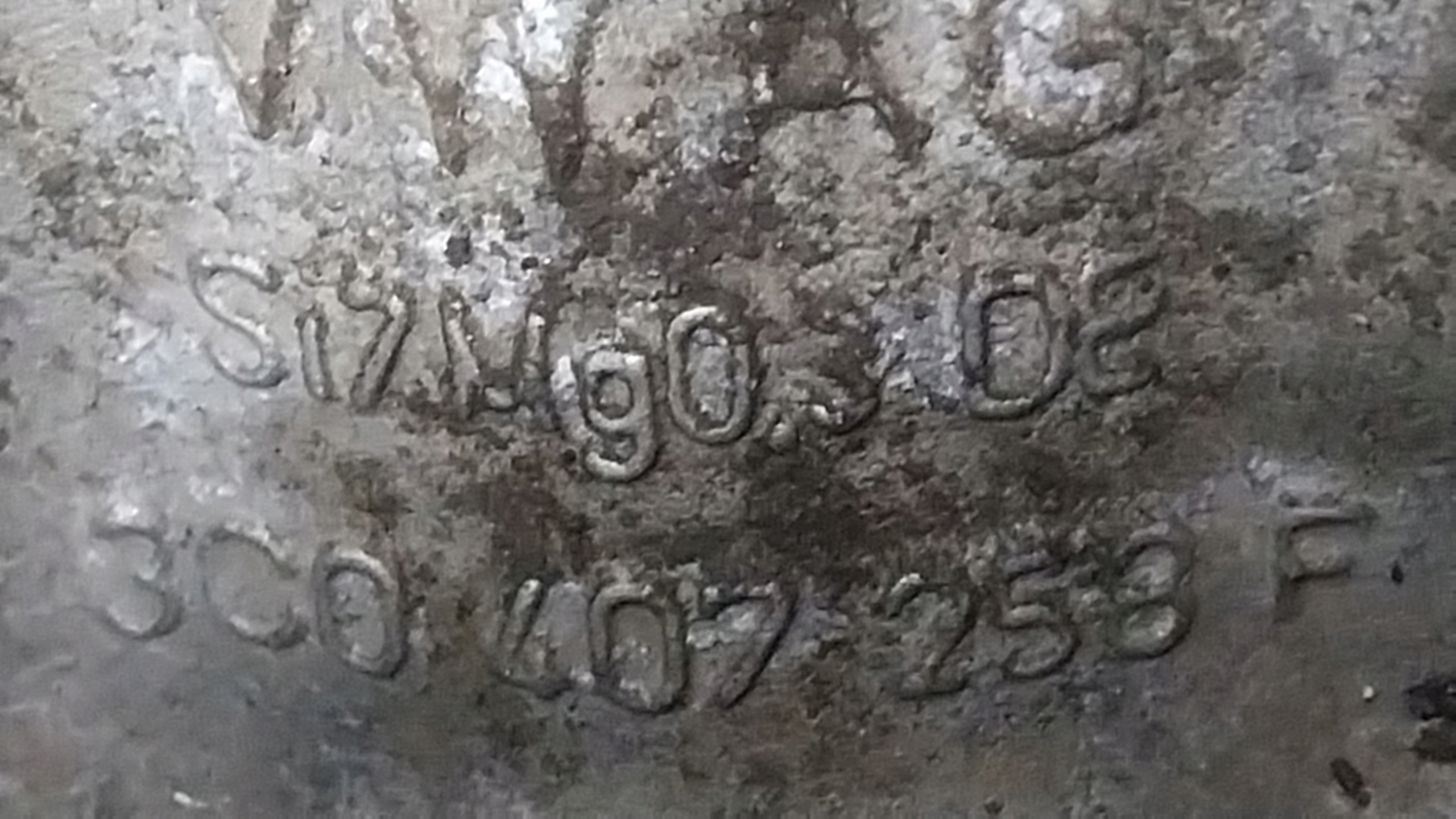 otoč pravý předek 3C0407258F SHARAN ALHAMBRA 7N PASSAT B6 B7 CC A3 8P