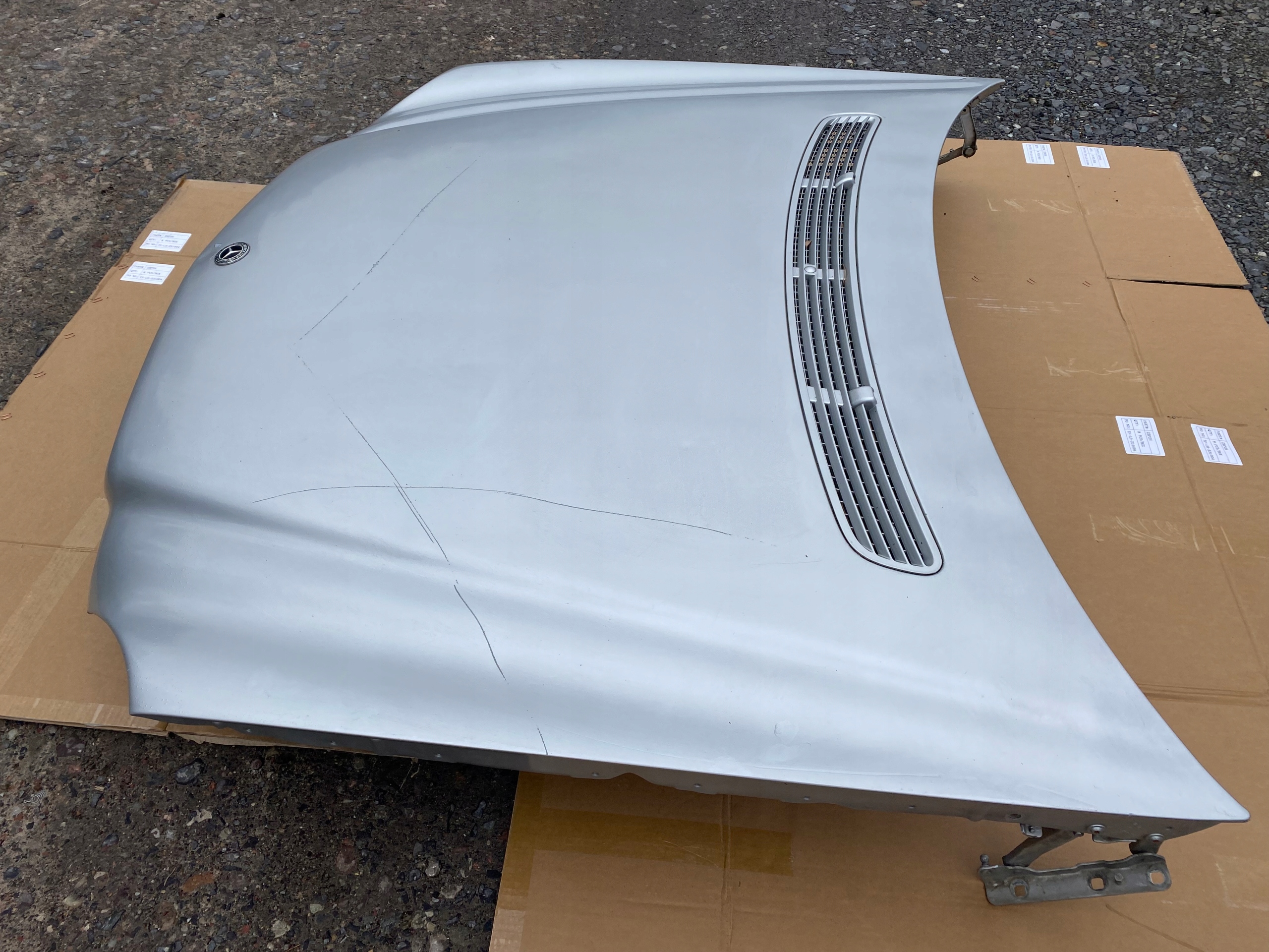 MERCEDES E W211 bonnet front cover C744