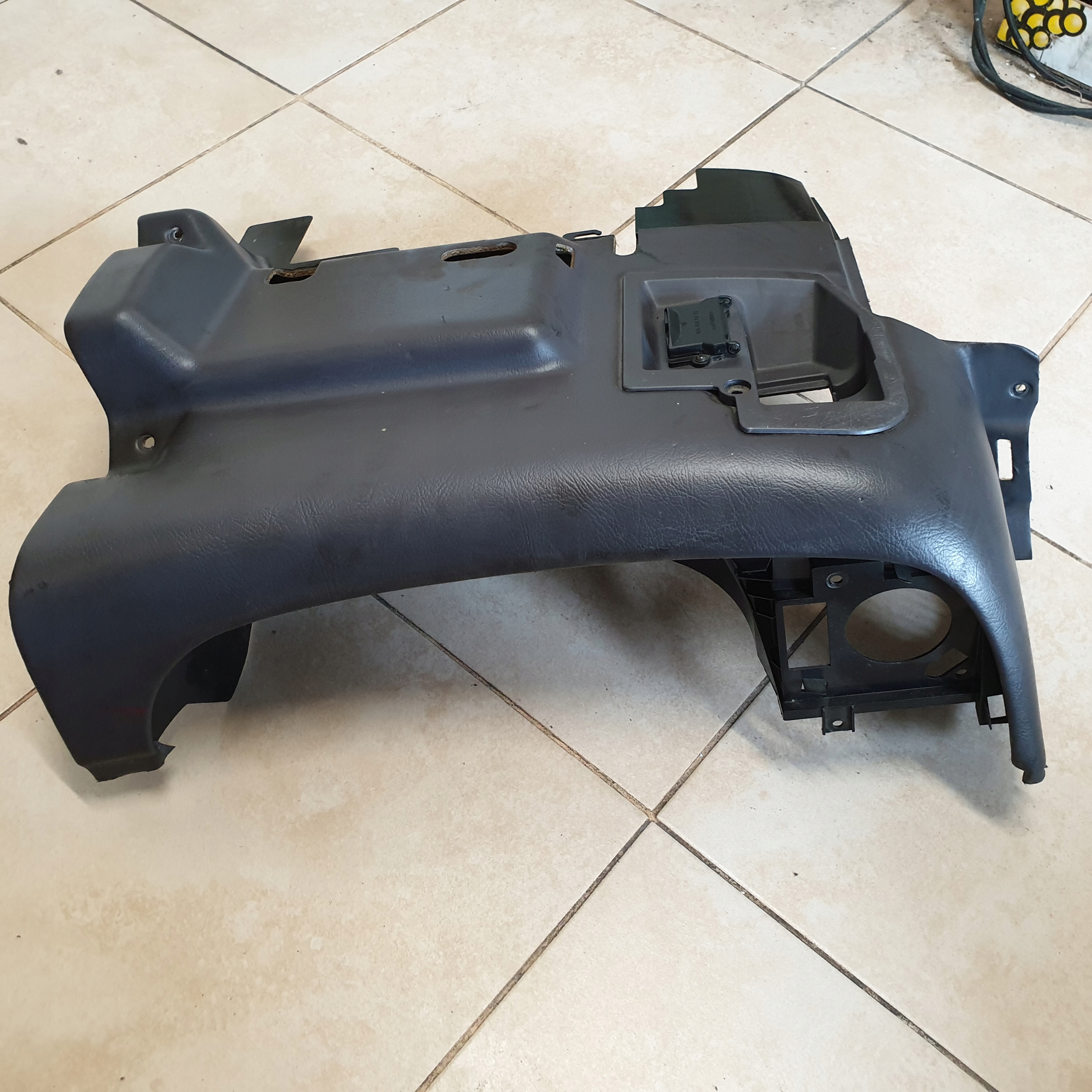 passenger compartment cover below steering wheel, MERCEDES A W168 EU
