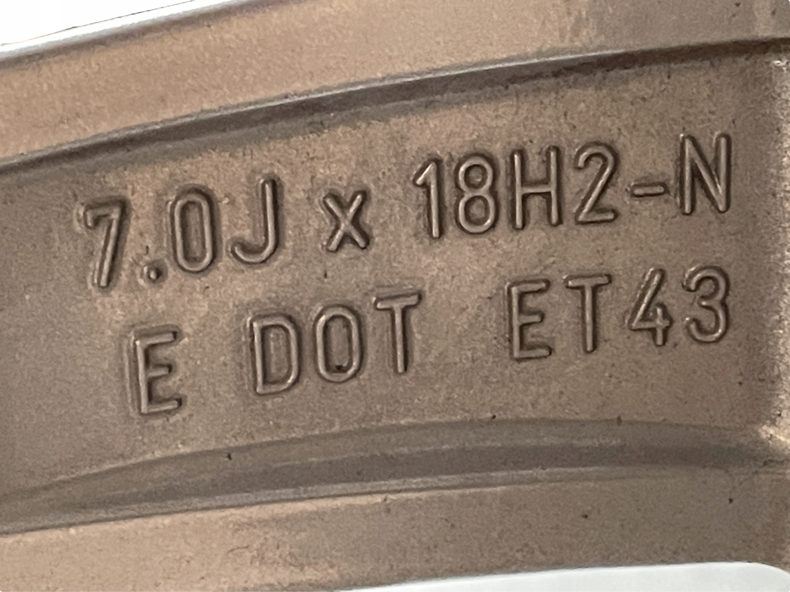 AUDI Q3 83A wheels discs 235/55R18 BRIDGESTONE