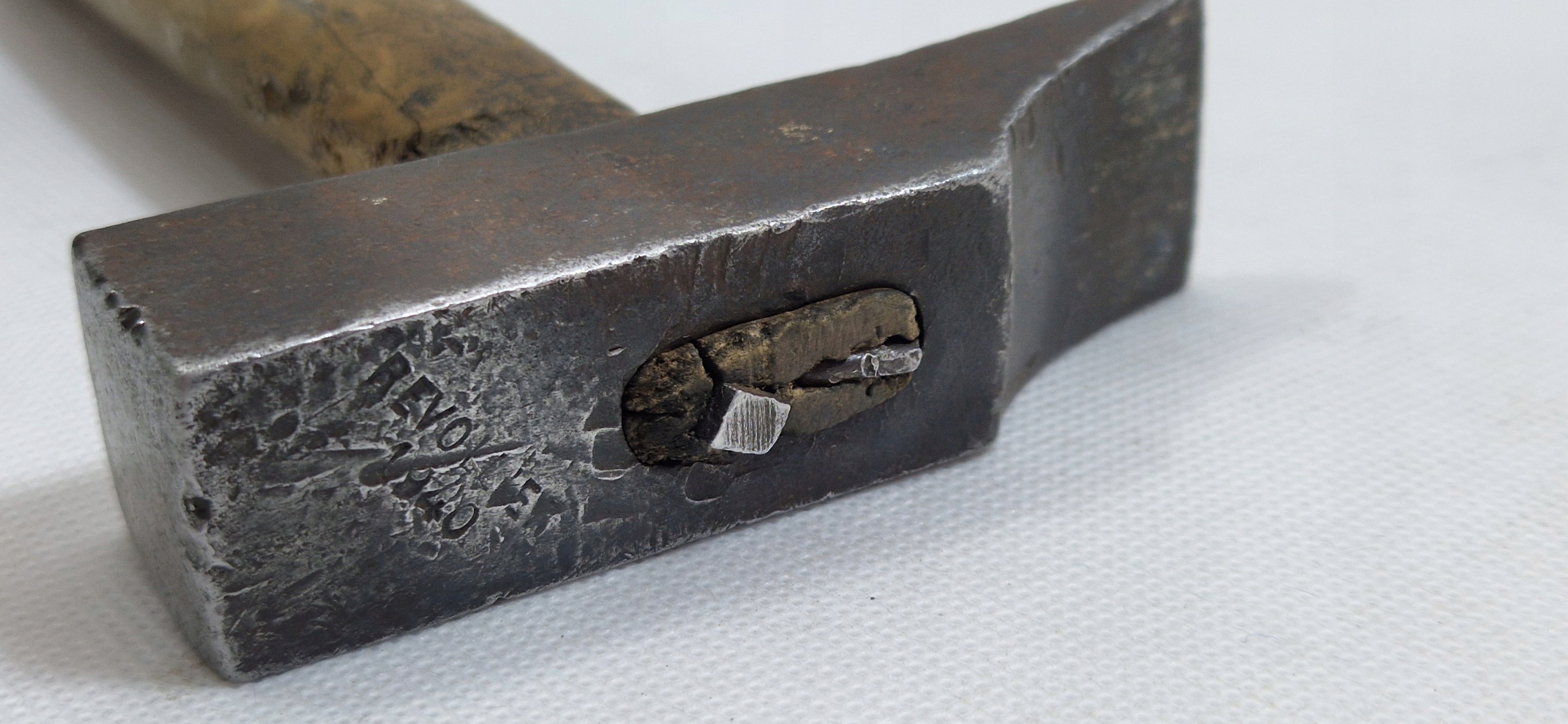 REVOLLIER 1940 STARY MŁOTEK 595 GRAM