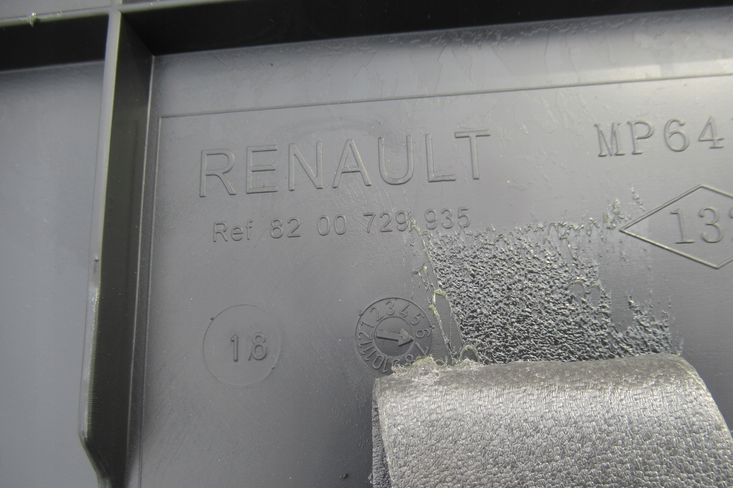 RENAULT MASTER III plato upper 8200729935