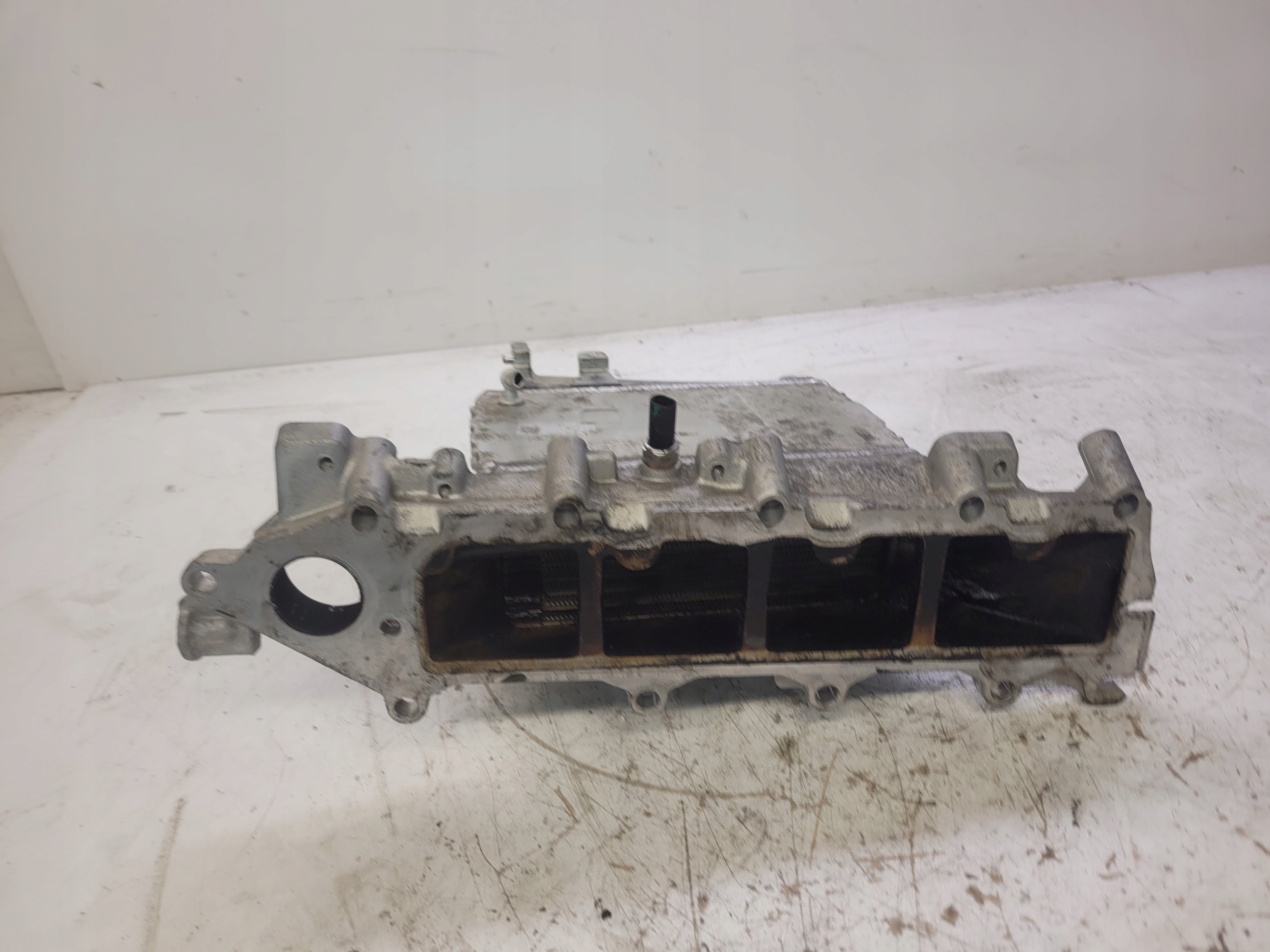 intake manifold AUDI A4 B9 A5 2.0 TDI 04L129766AD