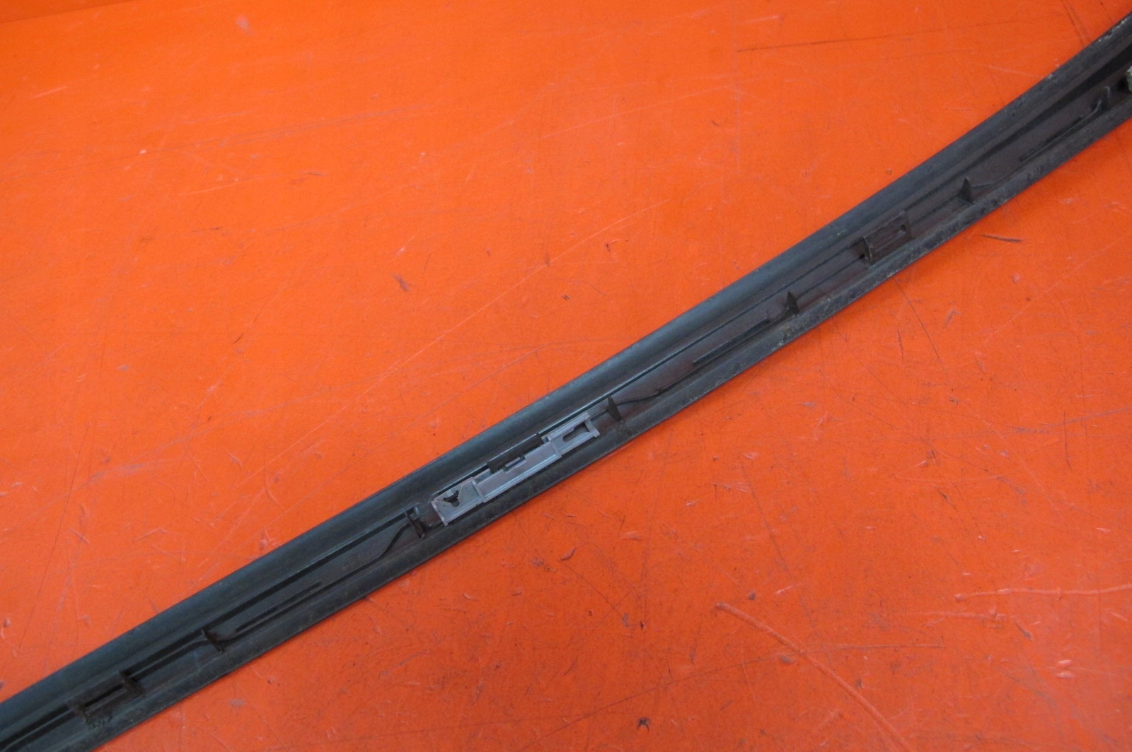 PEUGEOT 3008 and 1 0U moulding windows windscreen front left KDKD