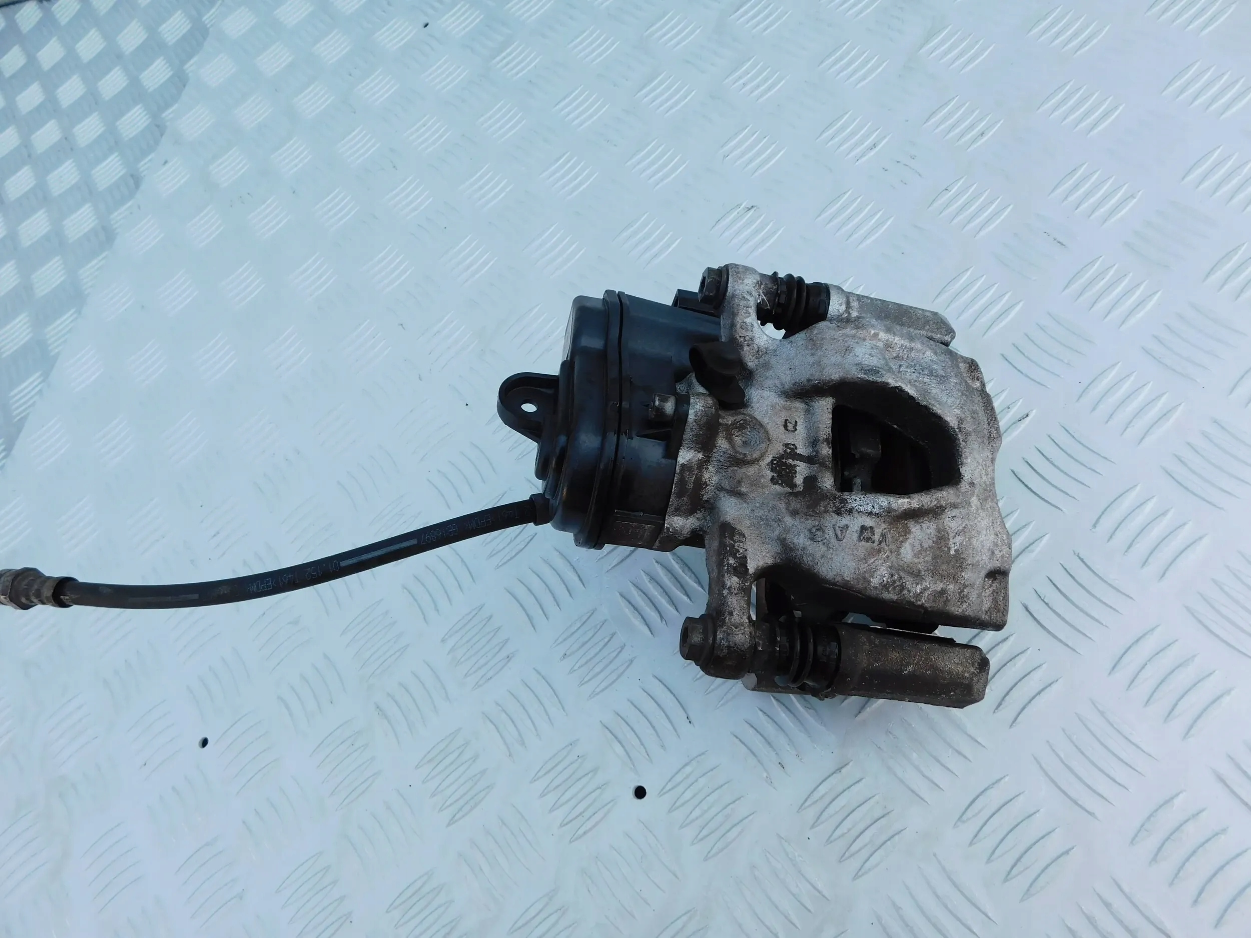 Audi A4 A5 8W caliper brake left rear part BDB 8W0405BL