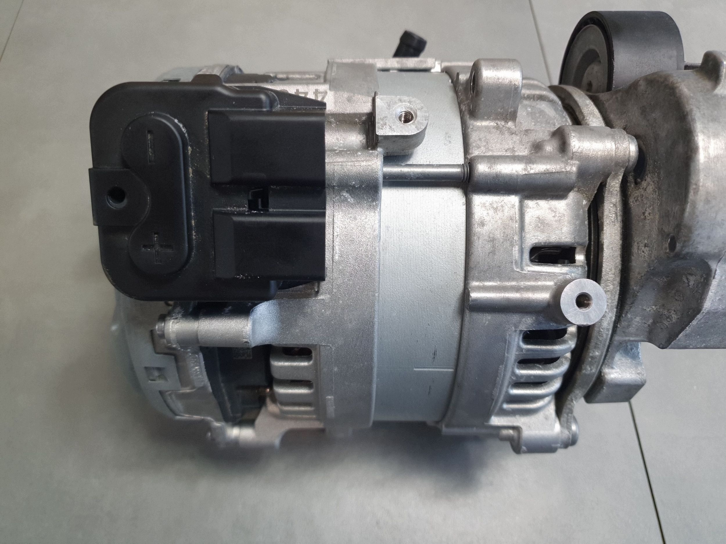 Audi A3 8Y alternator 05E903019K
