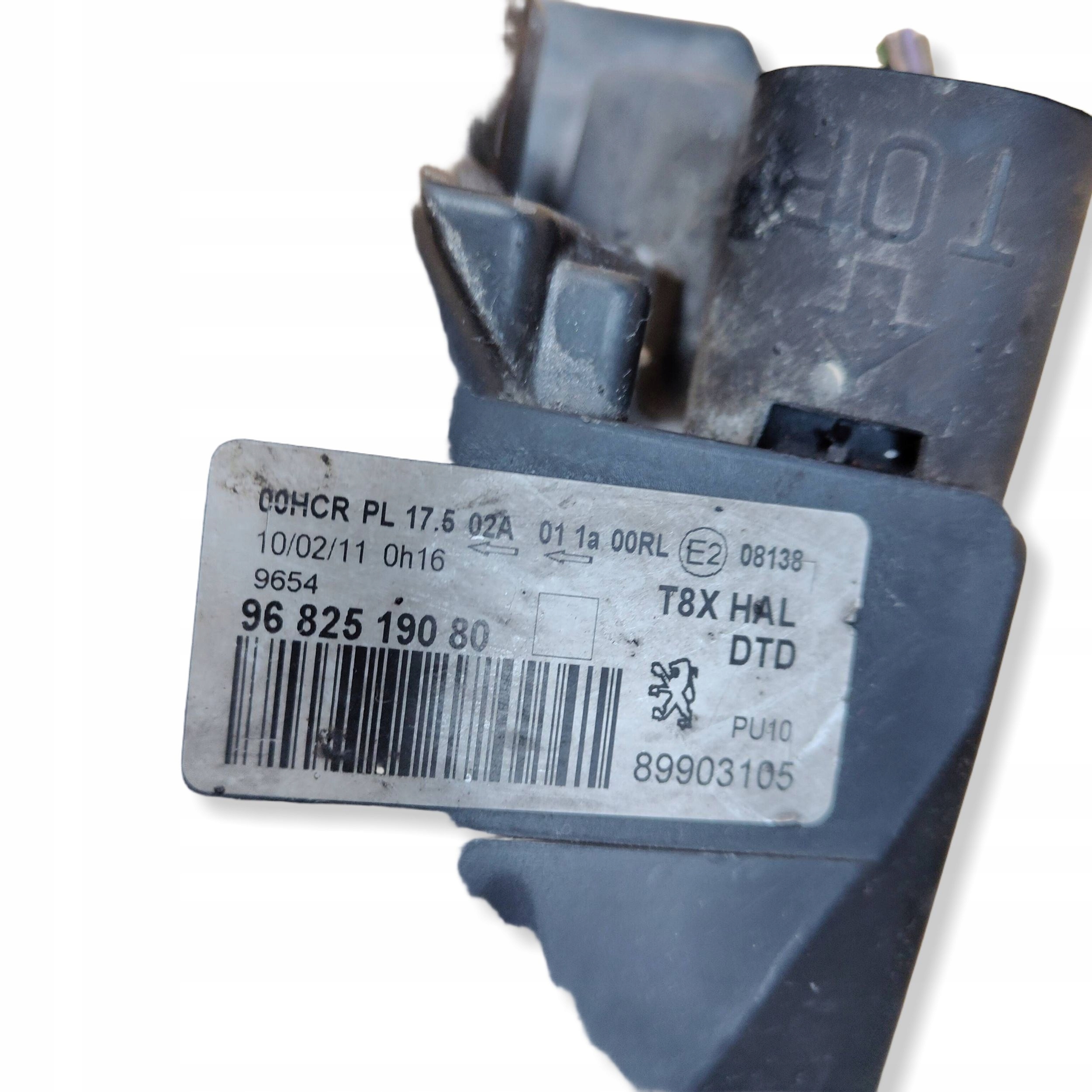 Reflektor front side right Peugeot 3008 and 9682519080