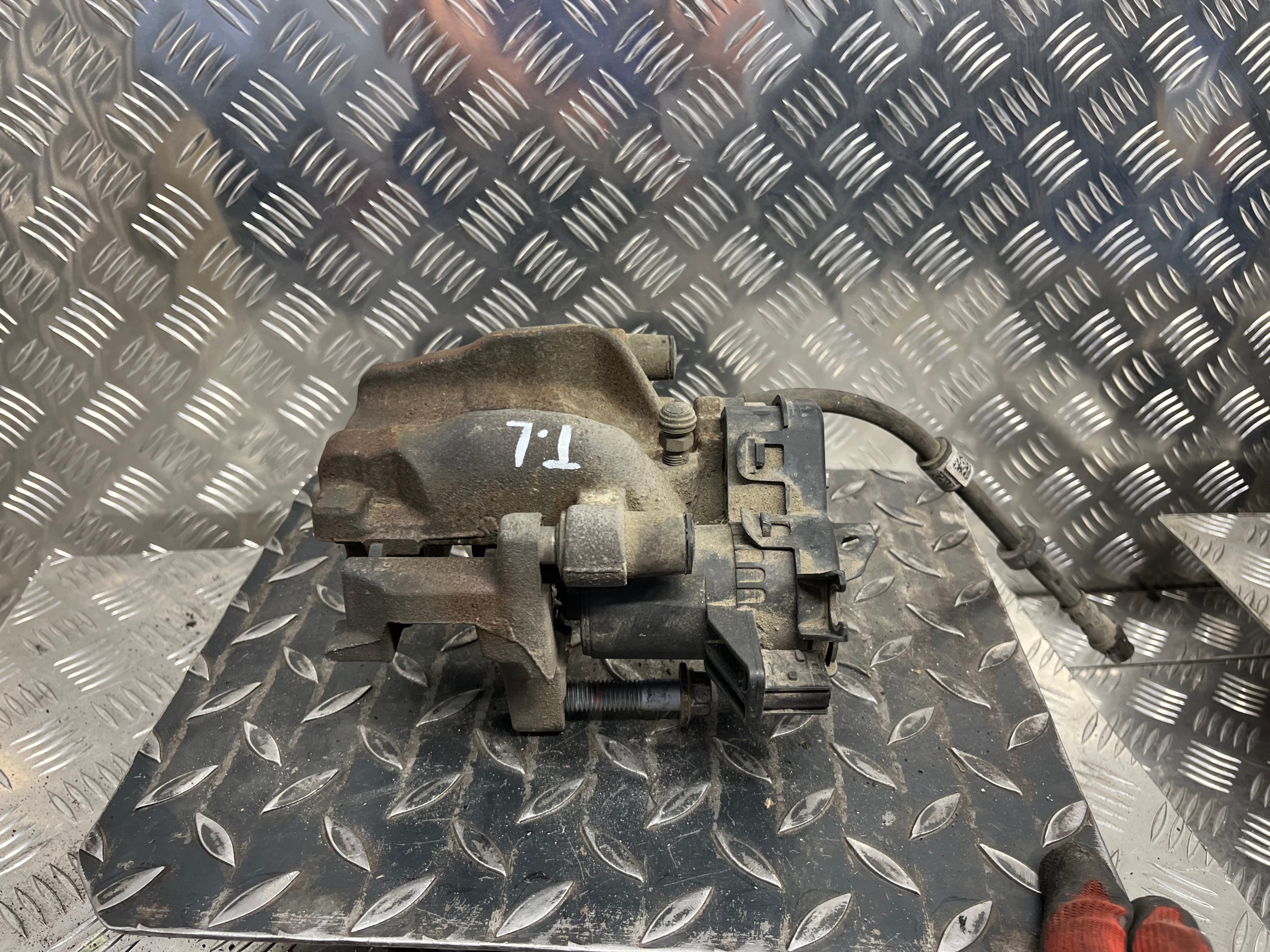 caliper brake left rear part rear VOLVO XC90 II