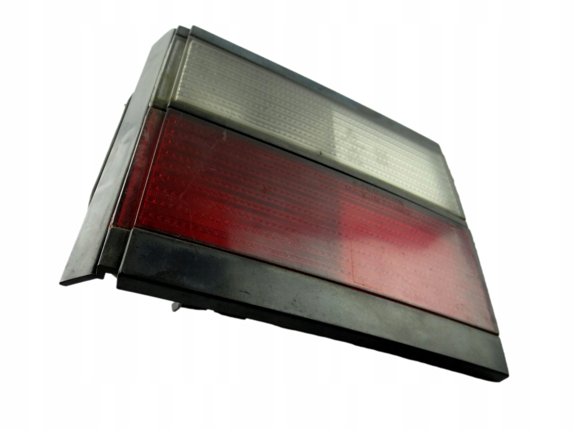 light rear right VOLKSWAGEN PASSAT B4 KOMBI 333 945 108