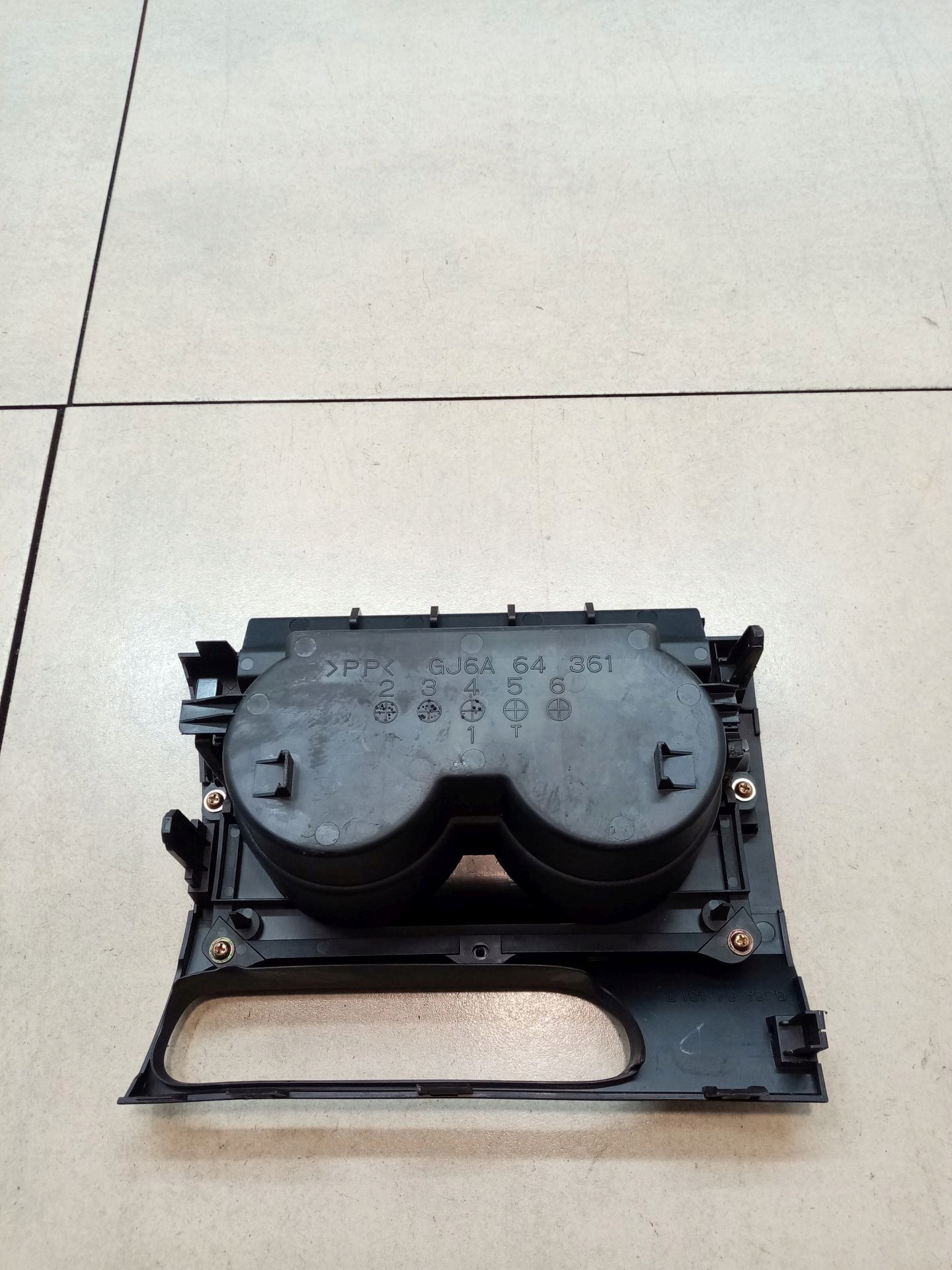 bracket for KUBKI MAZDA 6 2.0 D GJ6A64361