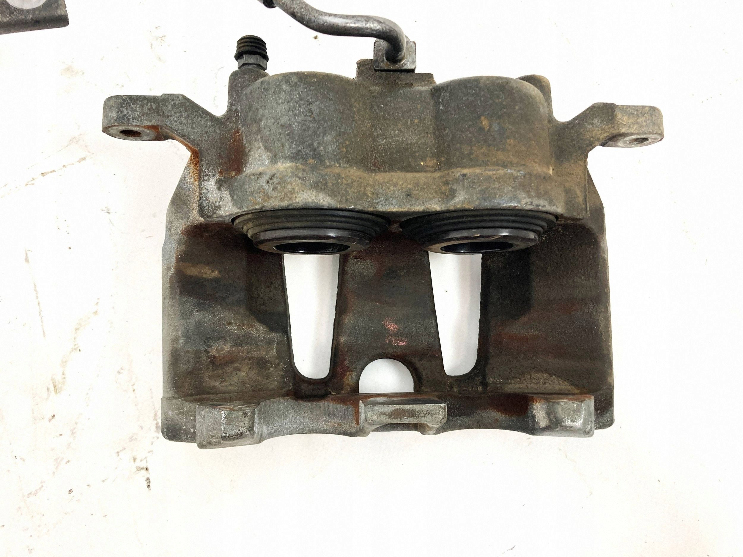 caliper brake right front Chrysler Pacifica 2017-2020