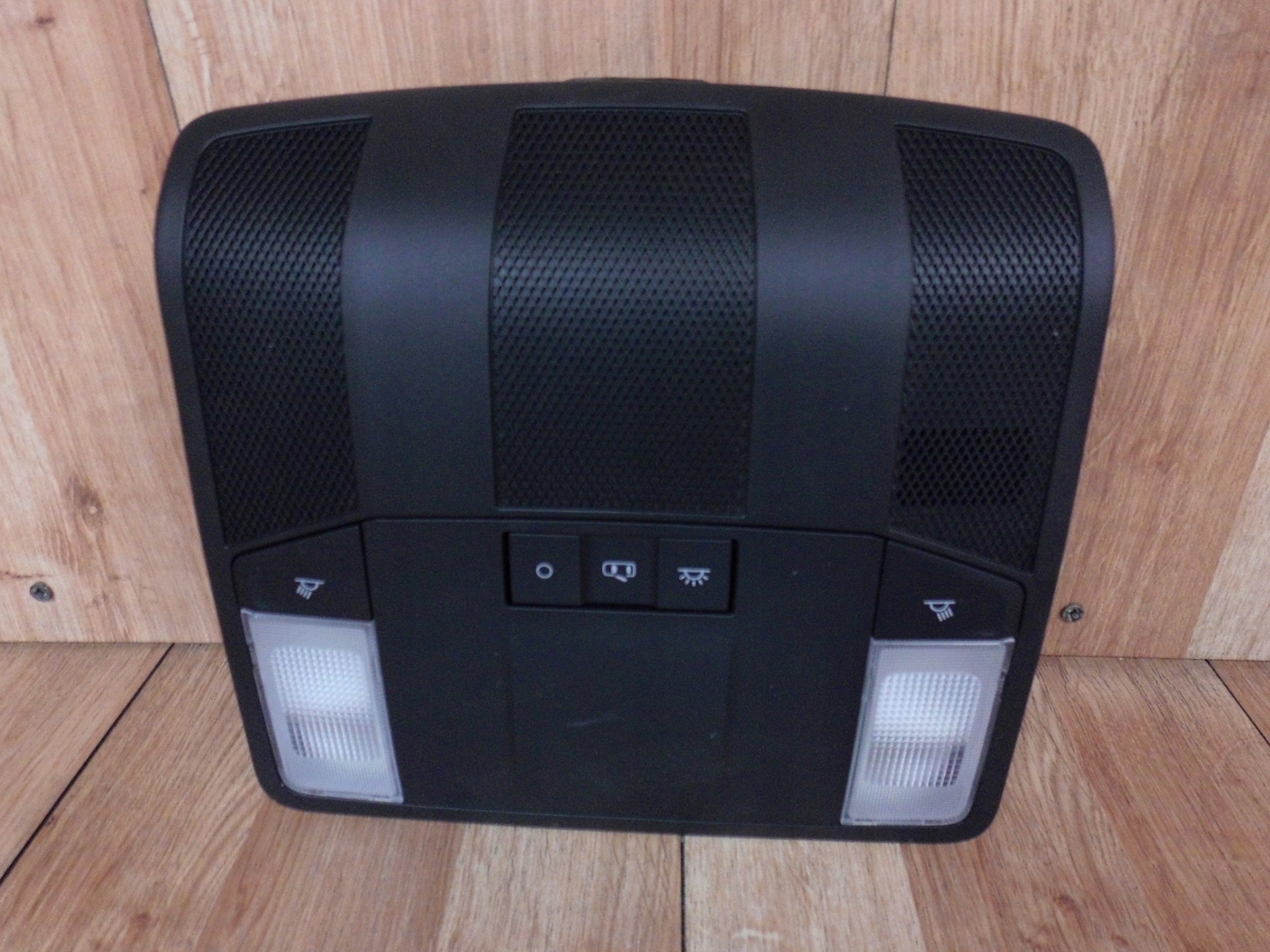 8401A230 - Mitsubishi Eclipse Cross потолочная лампа 2020